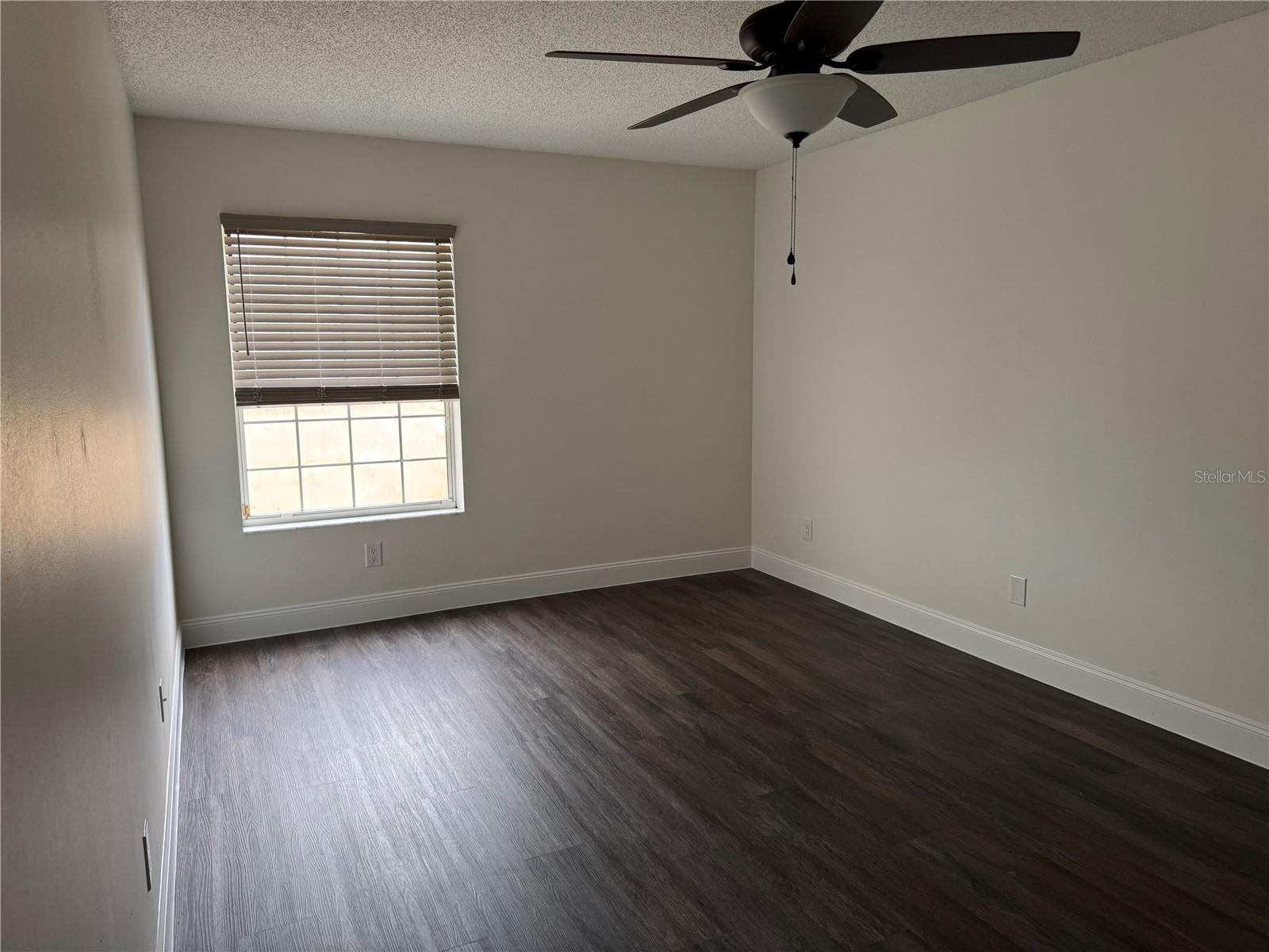 Image 37 of 49 For 2450 Sweetwater Country Club Drive