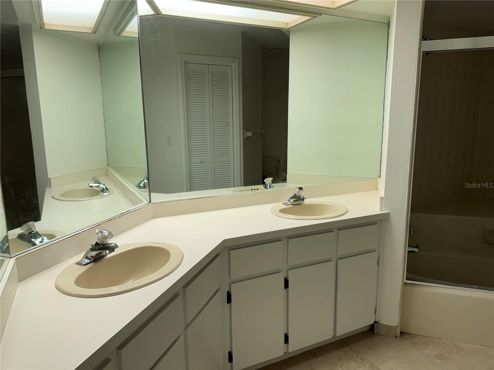Image 39 of 49 For 2450 Sweetwater Country Club Drive