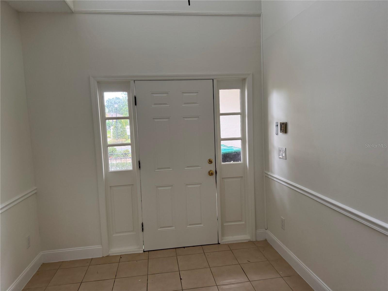 Image 4 of 49 For 2450 Sweetwater Country Club Drive