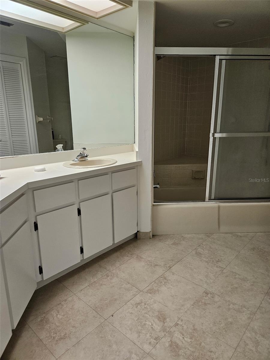 Image 40 of 49 For 2450 Sweetwater Country Club Drive