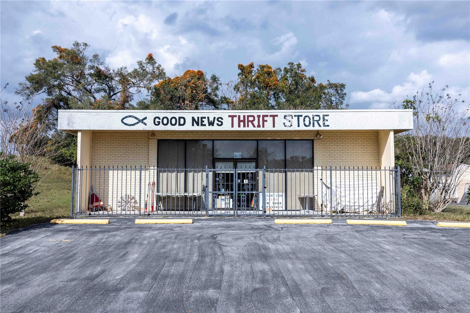 Image 4 of 41 For 619 Dixie Ave. (us Hwy 441-27)