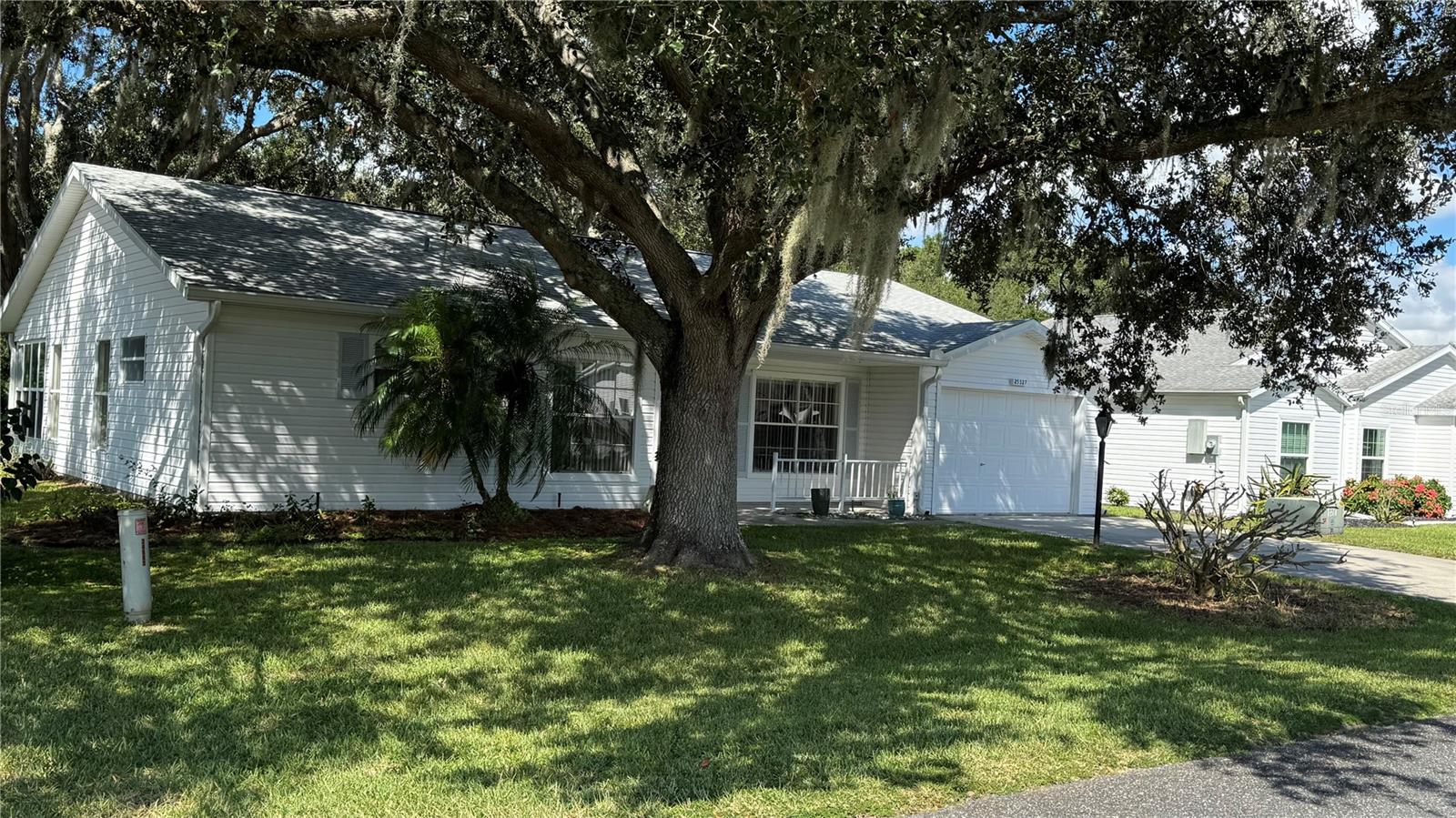 Image 3 of 100 For 25527 Oak Alley