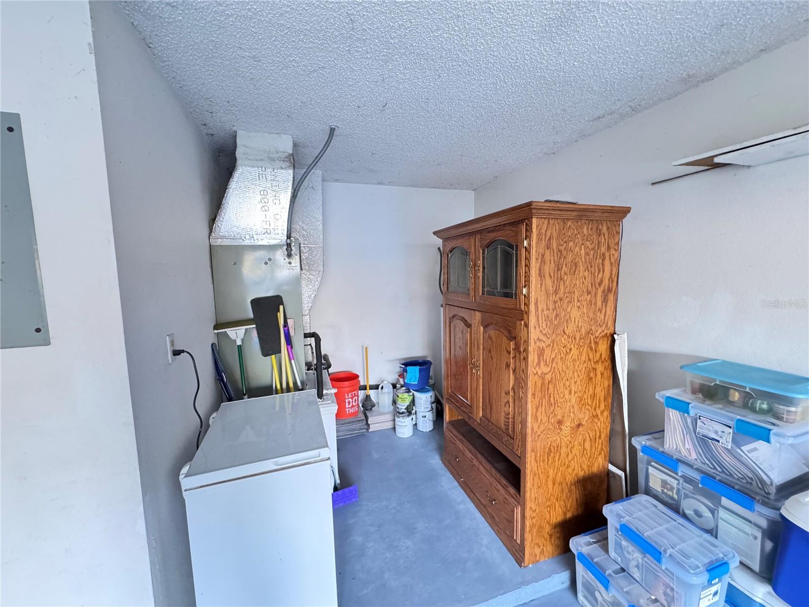 Image 49 of 100 For 25527 Oak Alley