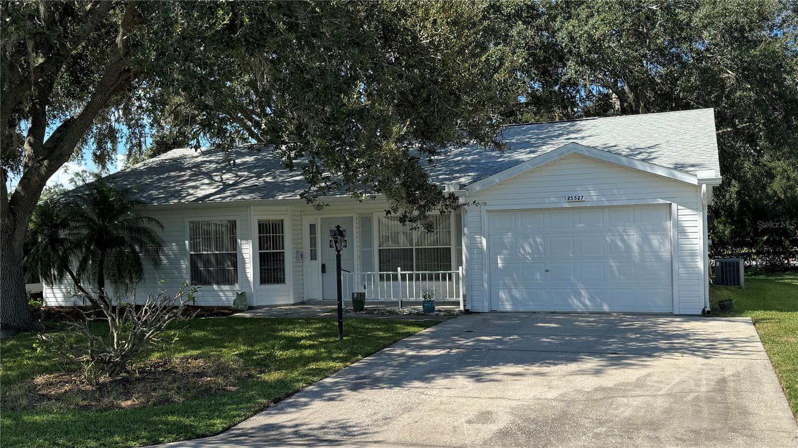 Image 6 of 100 For 25527 Oak Alley