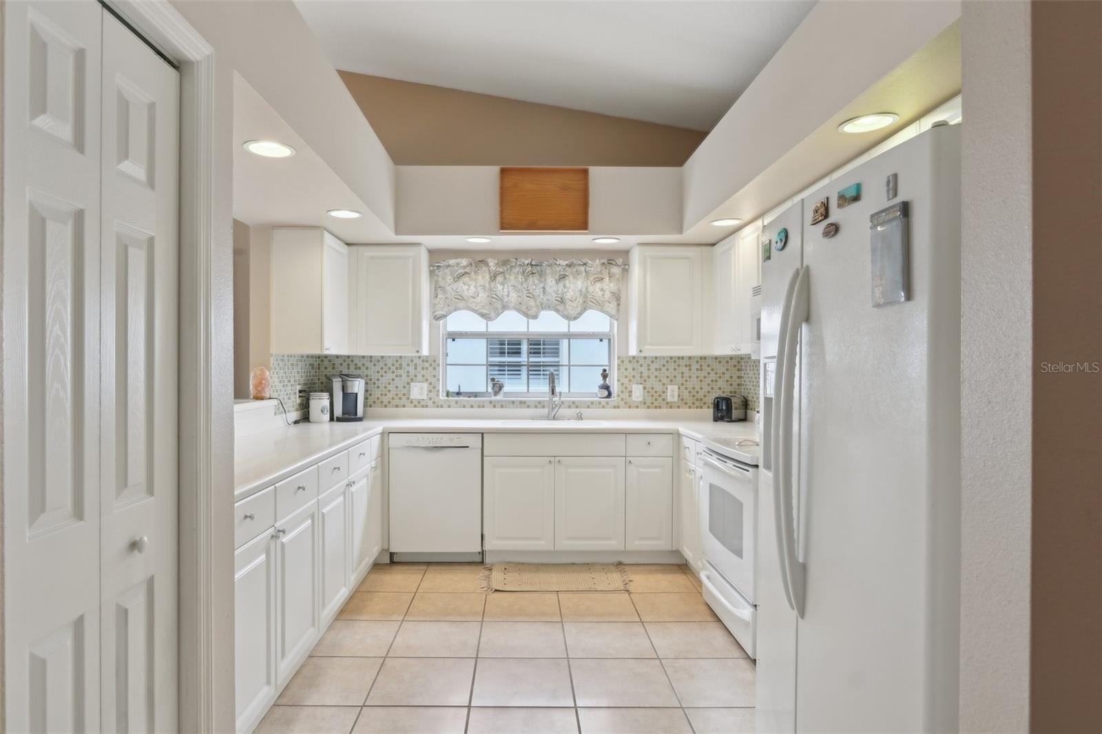 Image 14 of 48 For 5056 Harbour Drive
