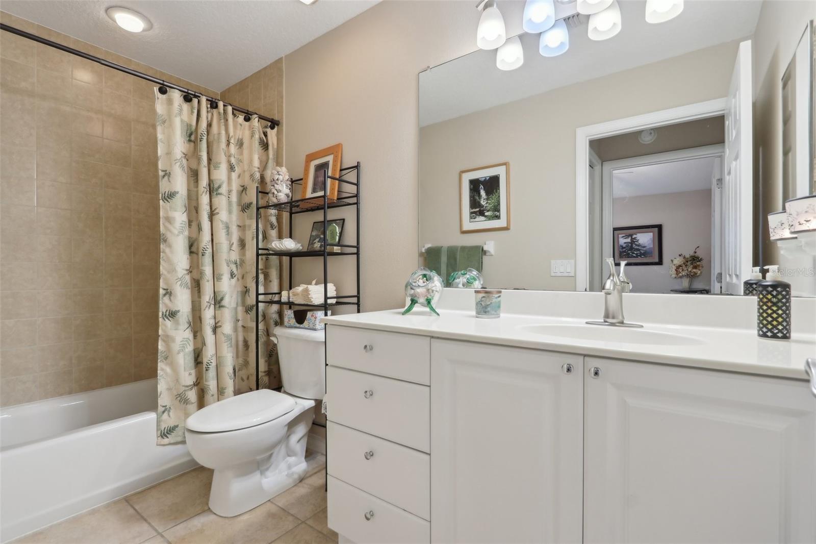 Image 23 of 48 For 5056 Harbour Drive
