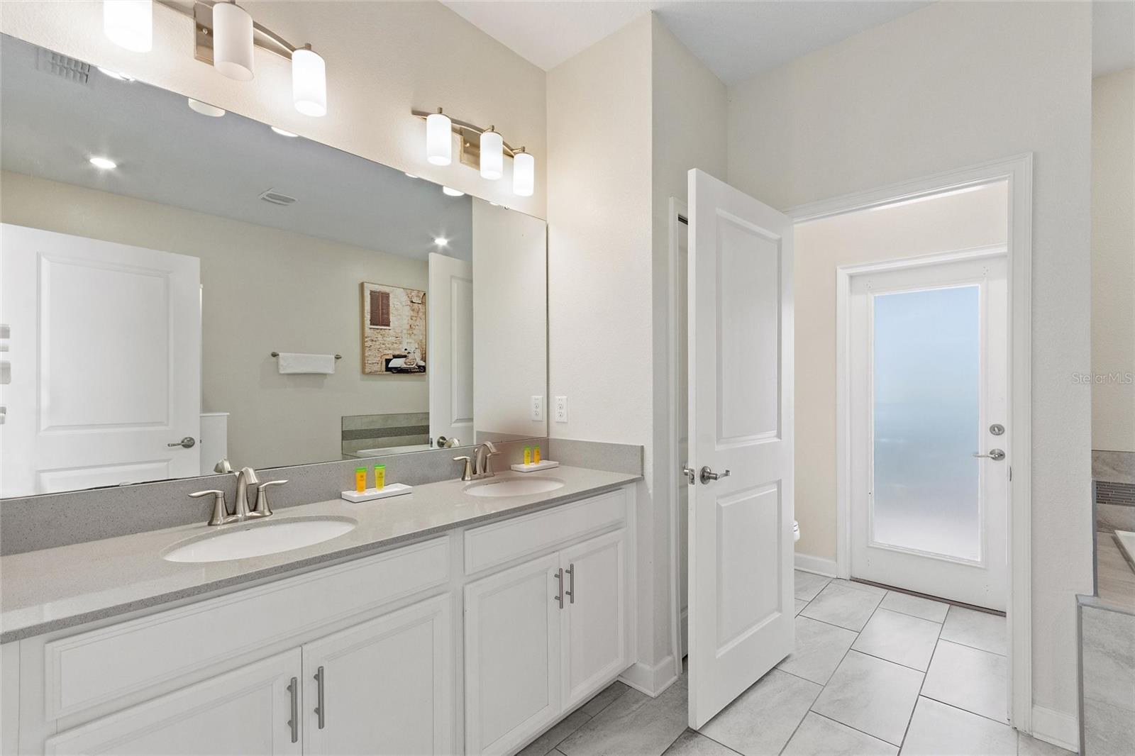 Image 11 of 100 For 1524 Flange Drive