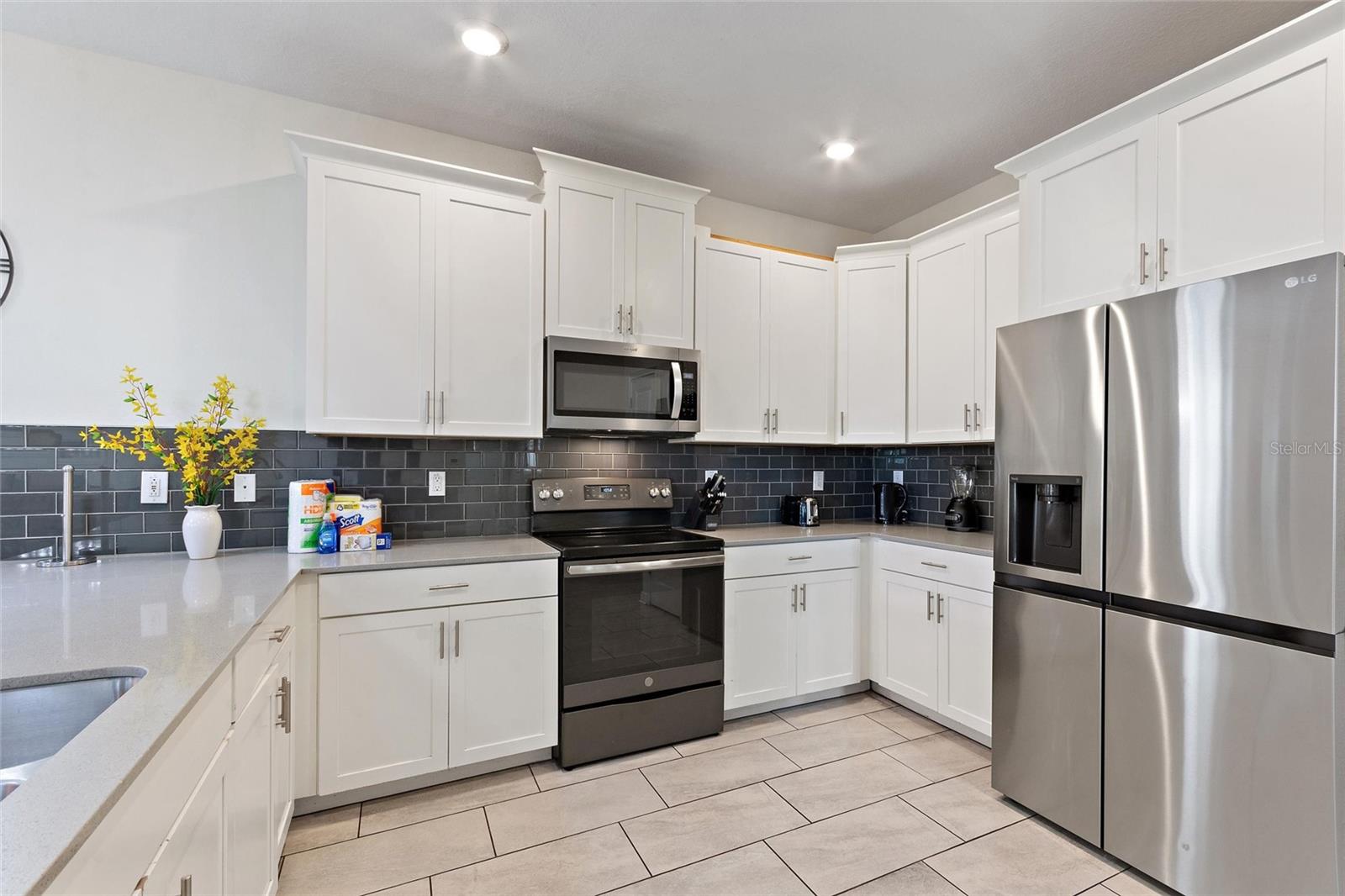 Image 16 of 100 For 1524 Flange Drive