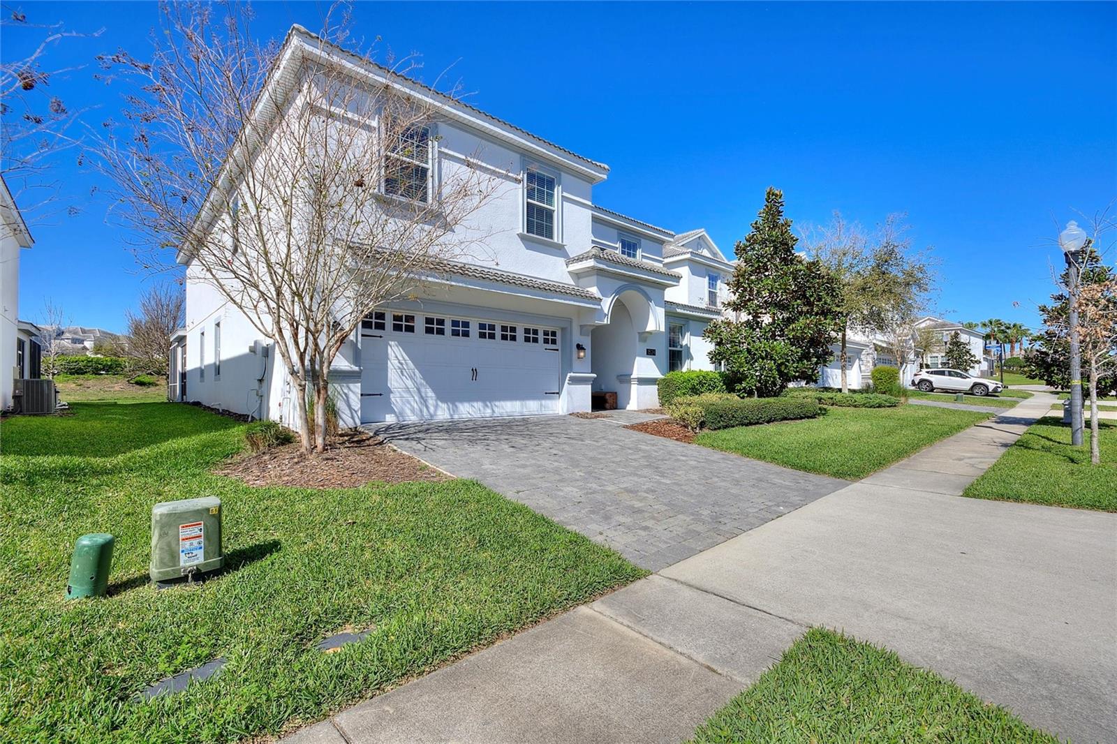 Image 2 of 100 For 1524 Flange Drive