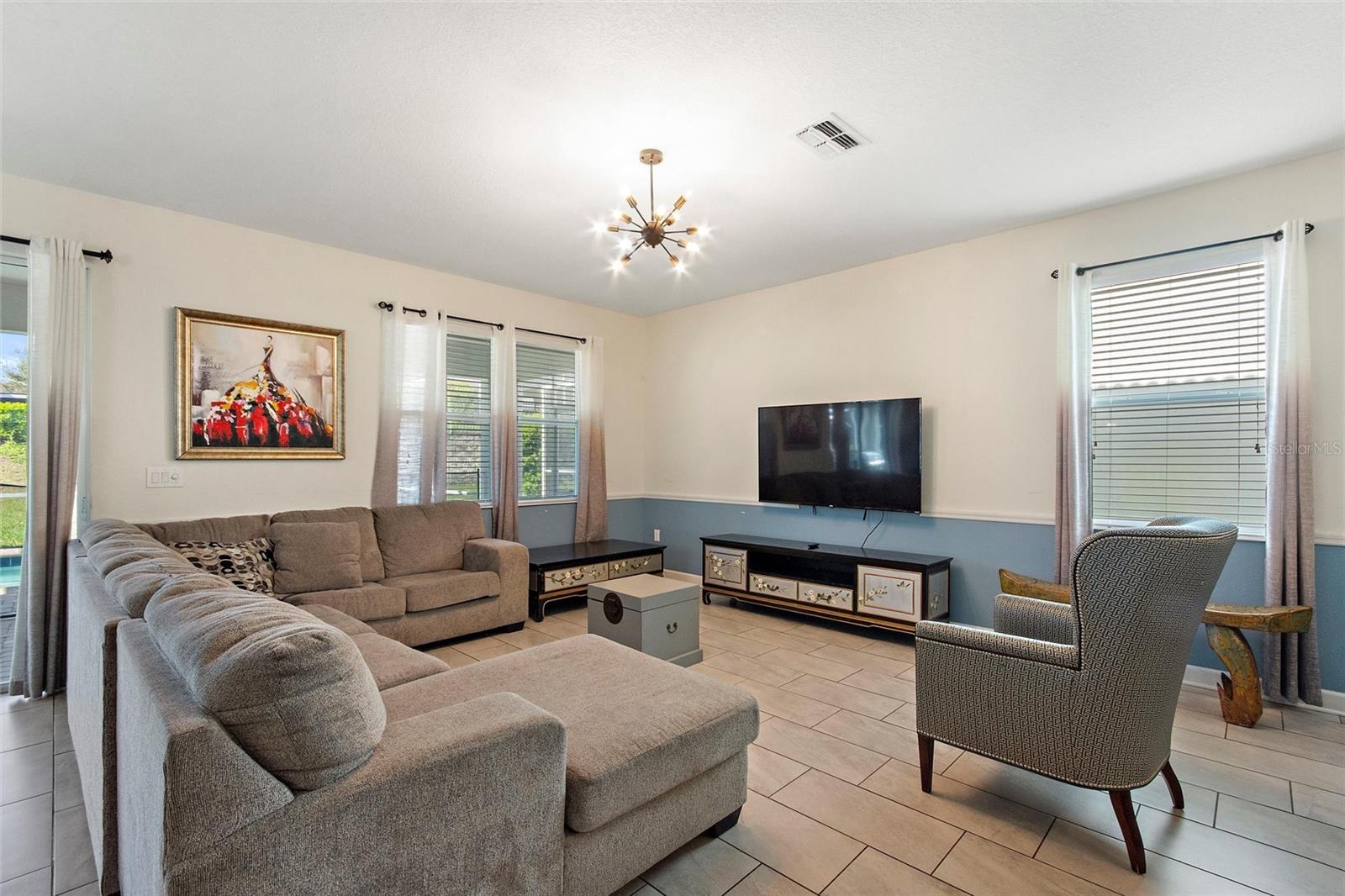 Image 20 of 100 For 1524 Flange Drive