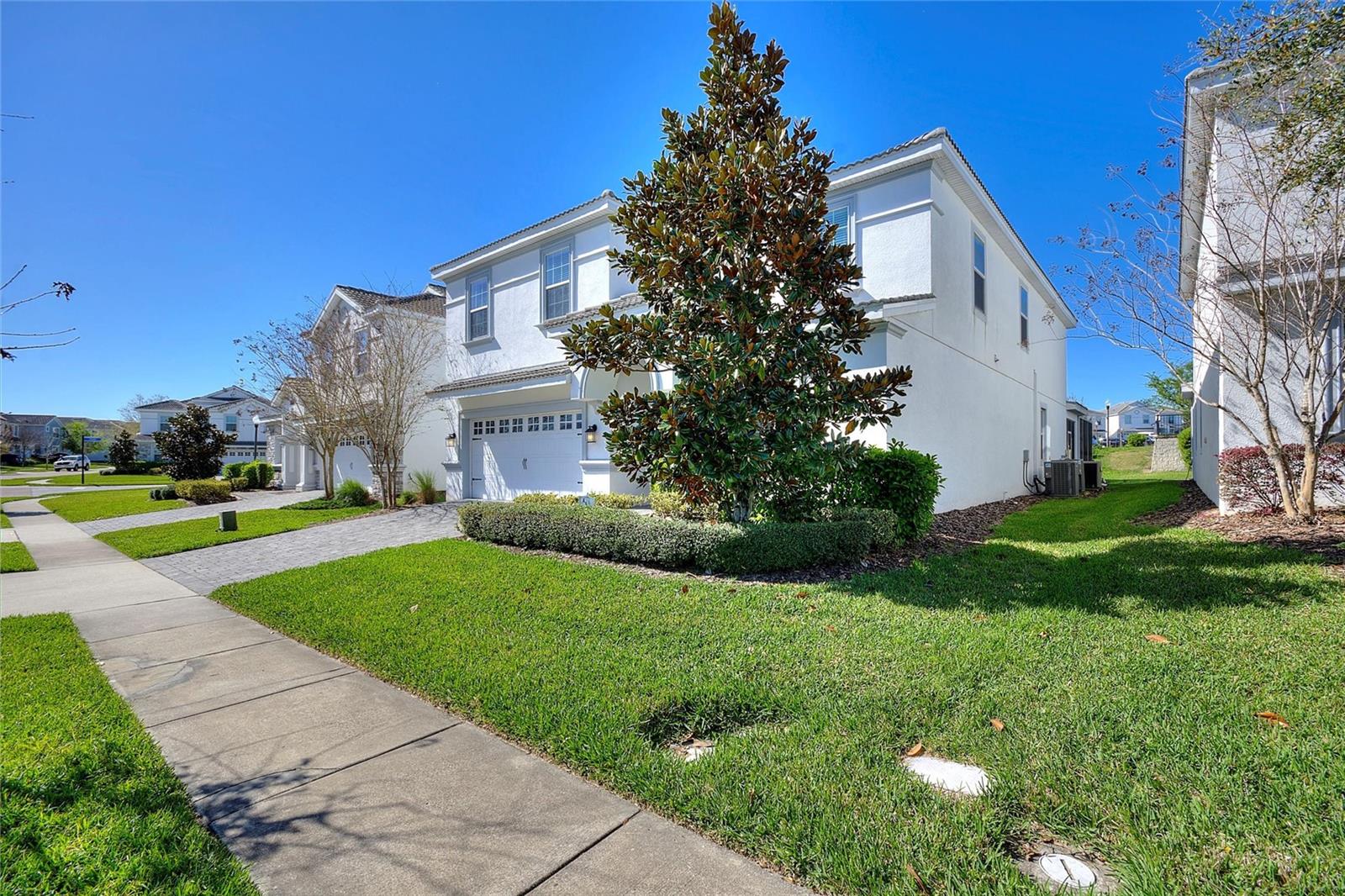 Image 3 of 100 For 1524 Flange Drive