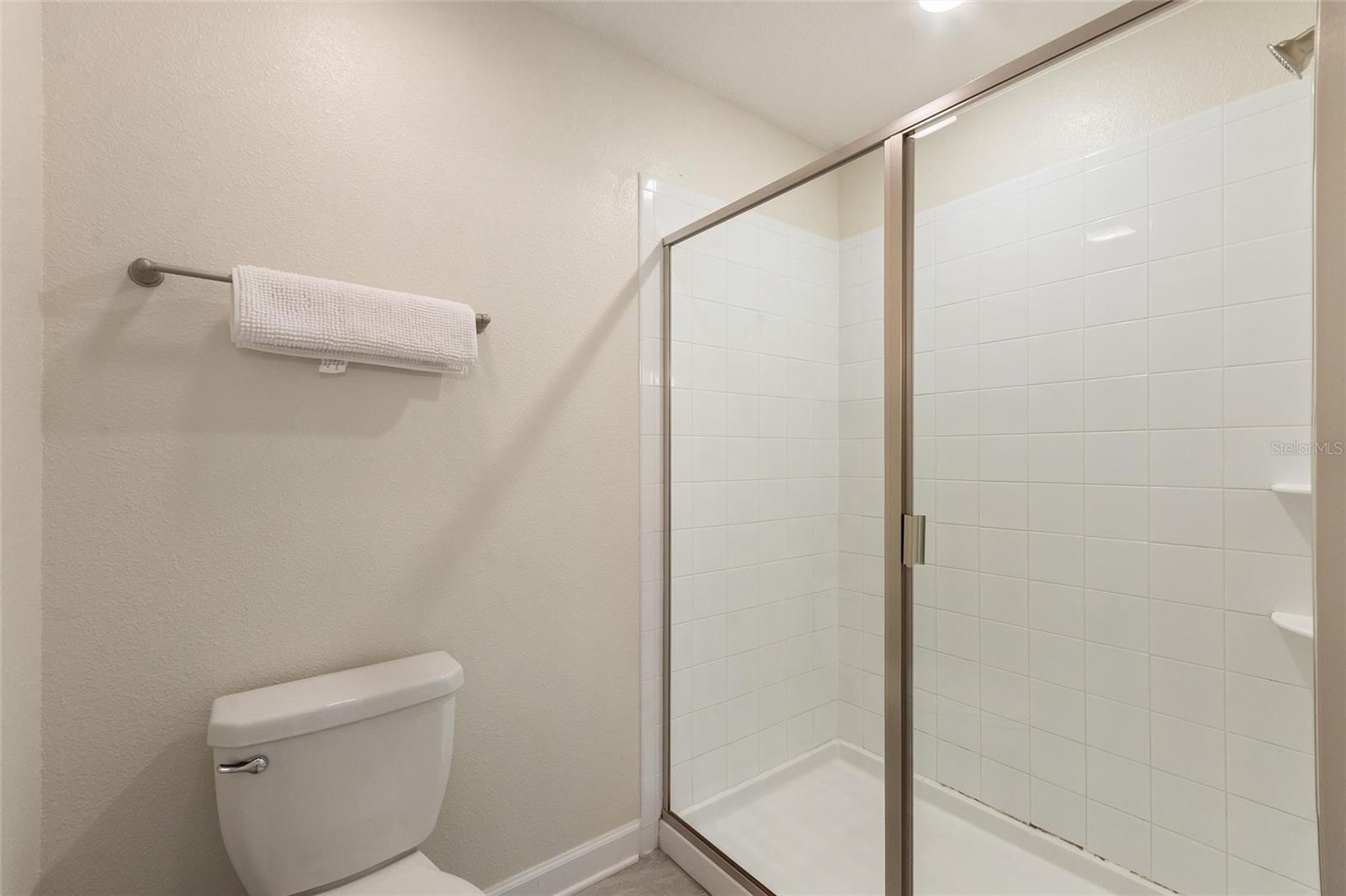 Image 33 of 100 For 1524 Flange Drive