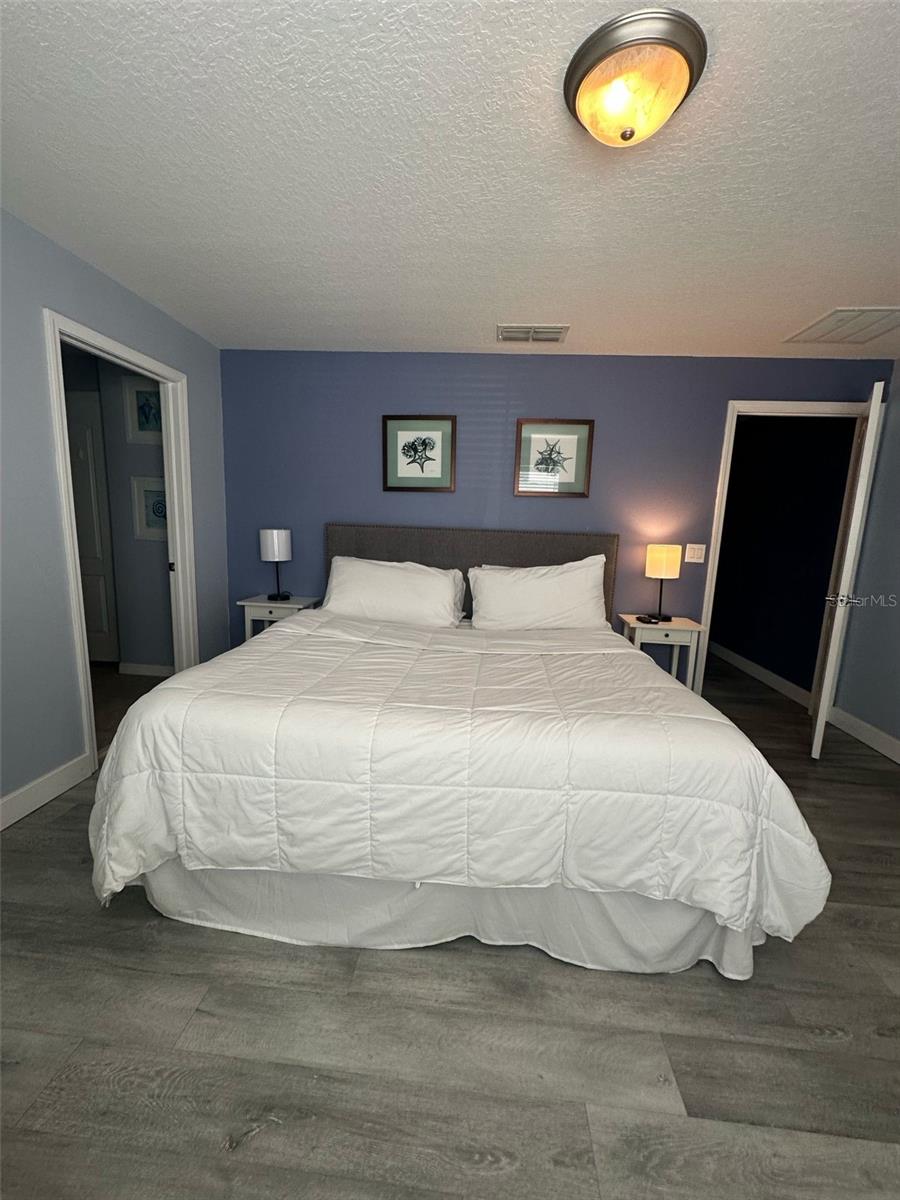 Image 21 of 48 For 8973 Cat Palm Road