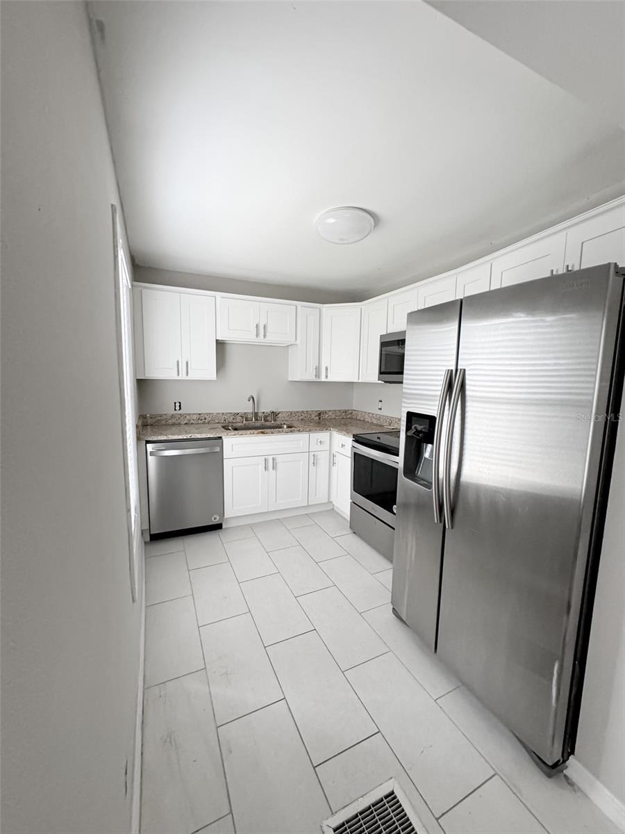 Image 11 of 15 For 728 Mckenzie Street