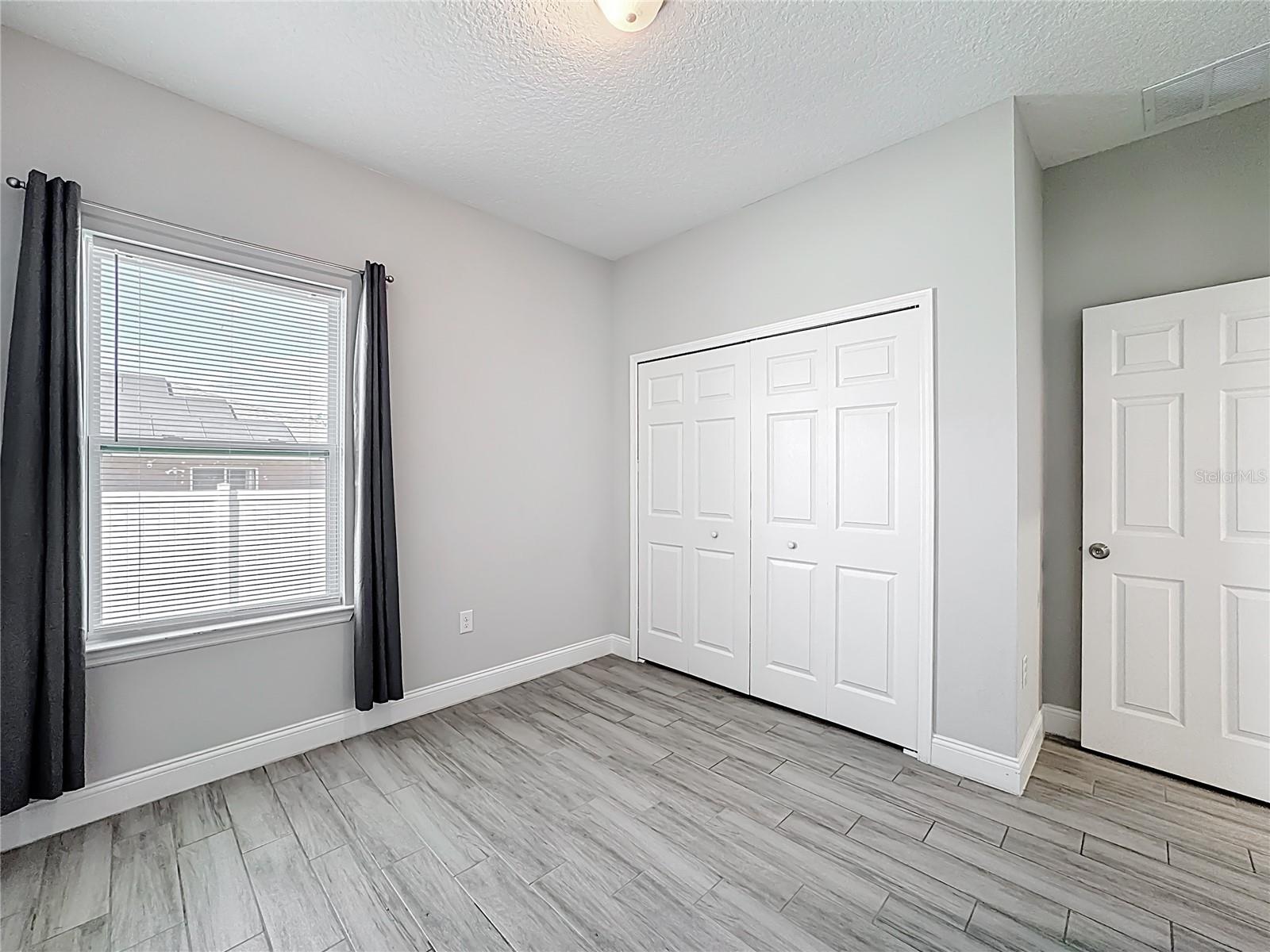 Image 16 of 27 For 717 Robin Court