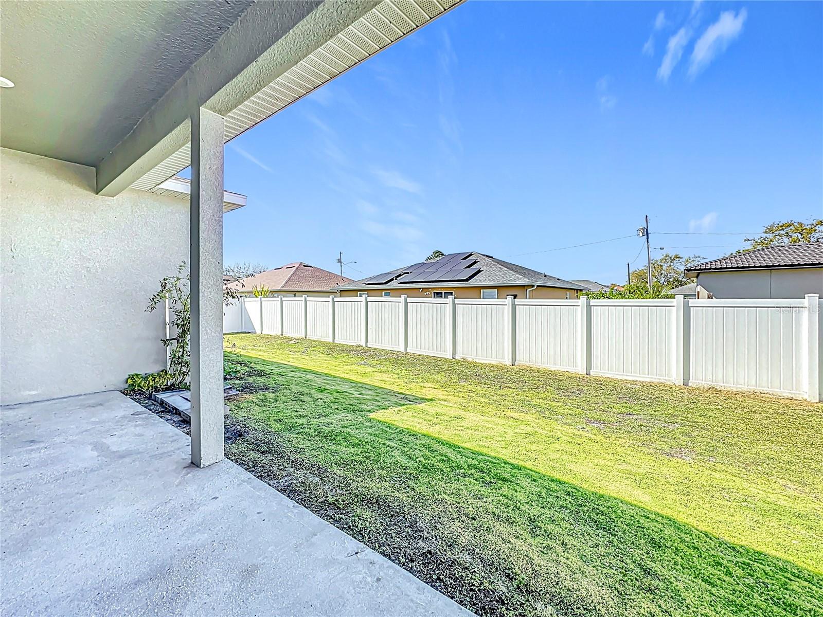 Image 21 of 27 For 717 Robin Court