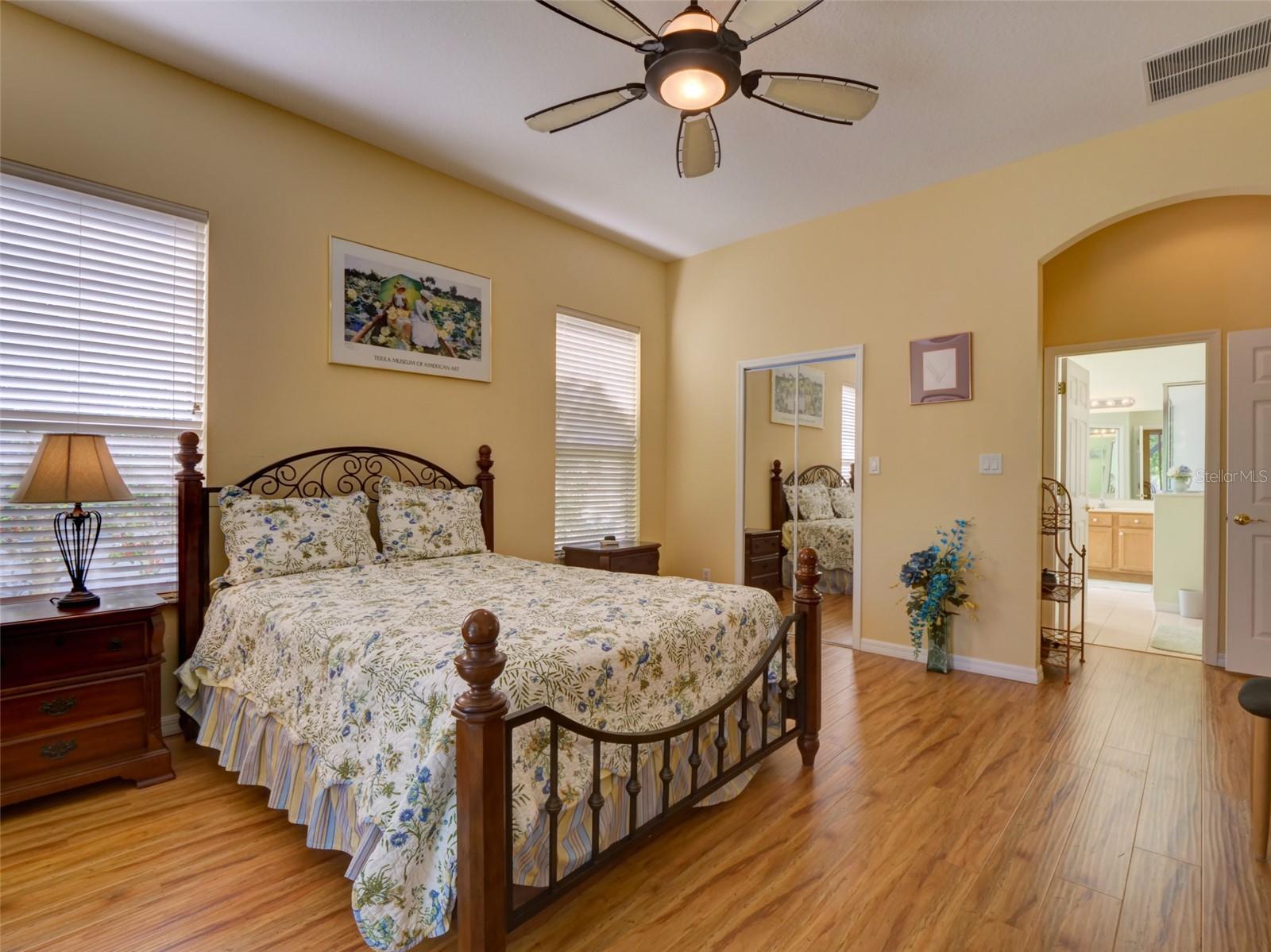 Image 17 of 32 For 24104 Robinwood Street