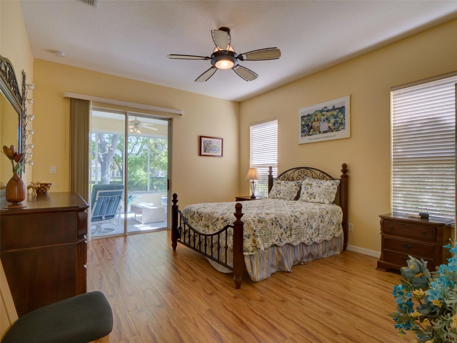 Image 18 of 32 For 24104 Robinwood Street
