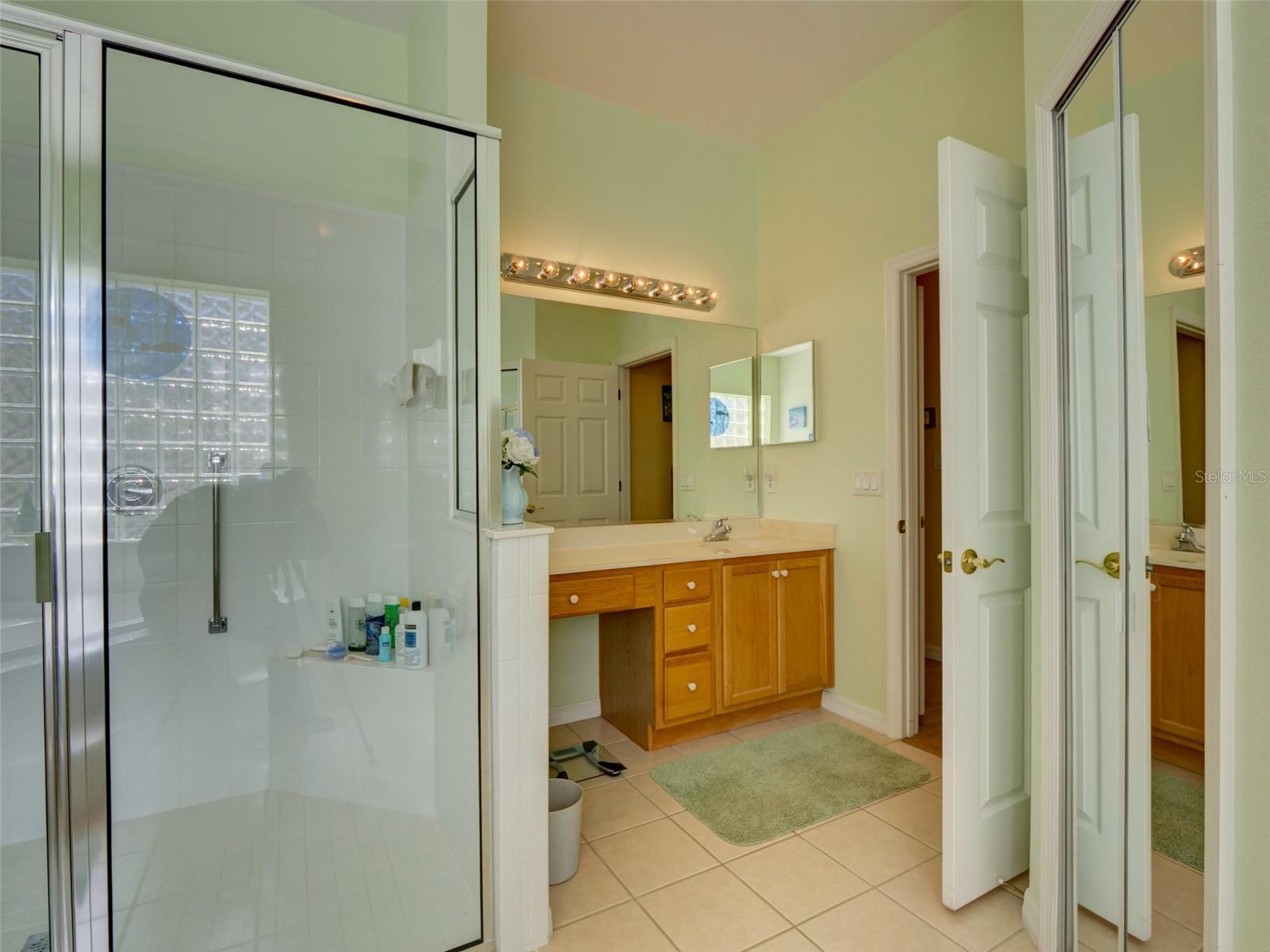 Image 19 of 32 For 24104 Robinwood Street