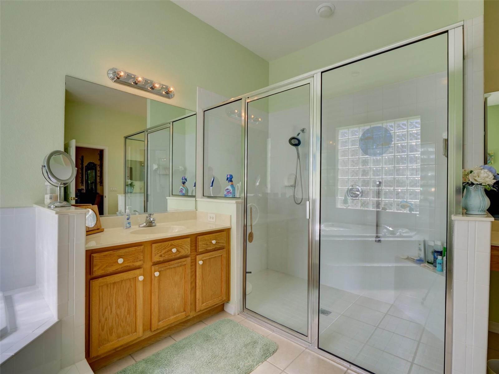 Image 20 of 32 For 24104 Robinwood Street