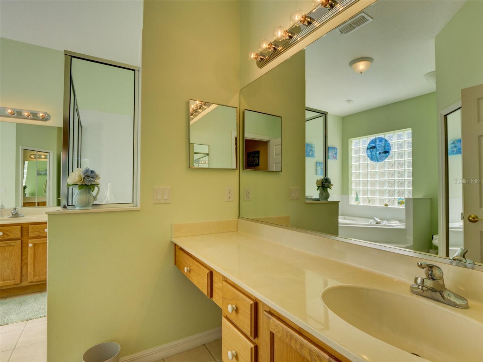 Image 22 of 32 For 24104 Robinwood Street