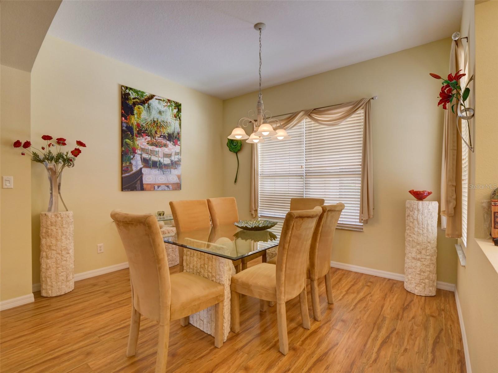 Image 5 of 32 For 24104 Robinwood Street