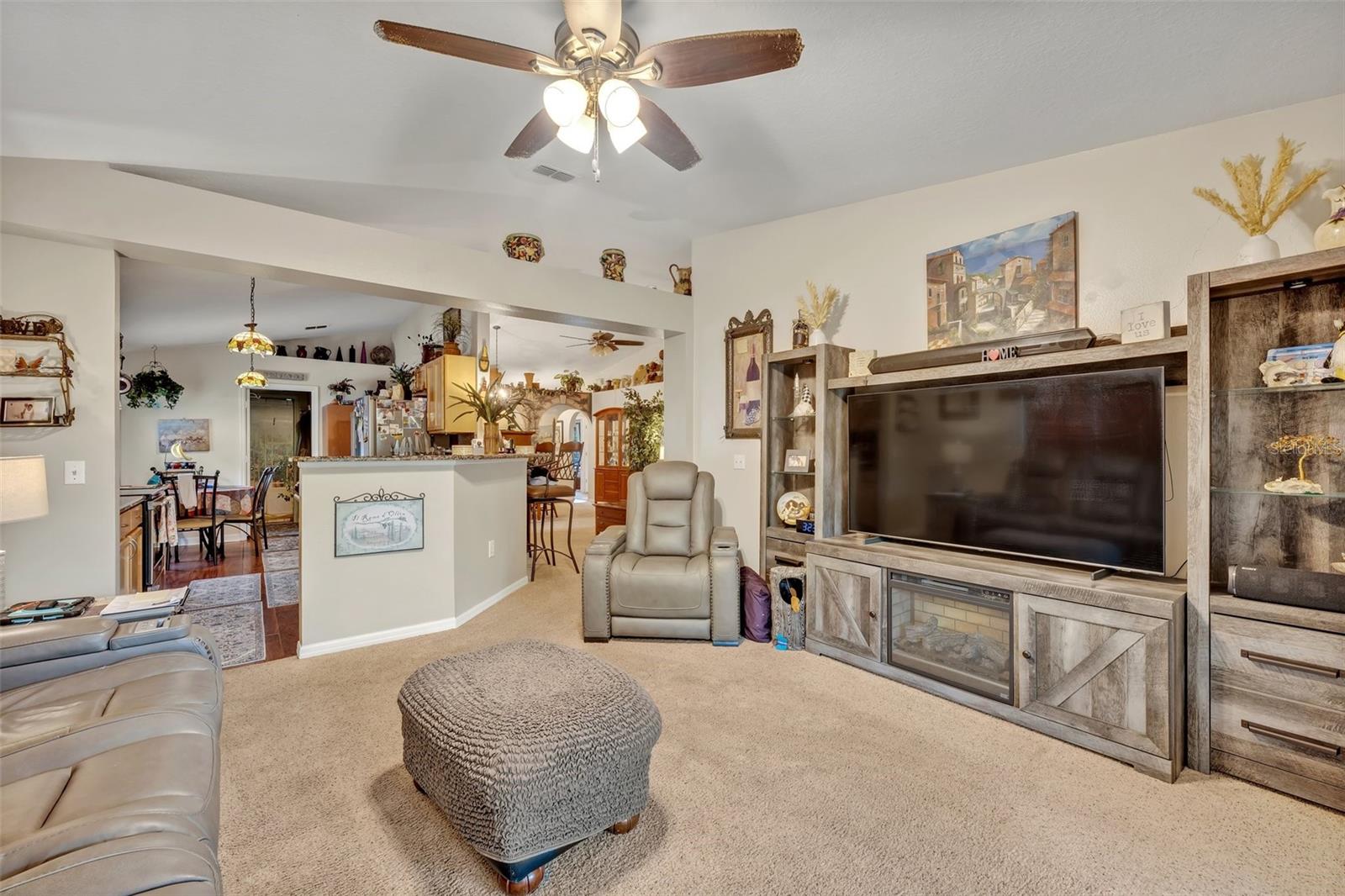 Image 19 of 56 For 257 Winding Cove Avenue