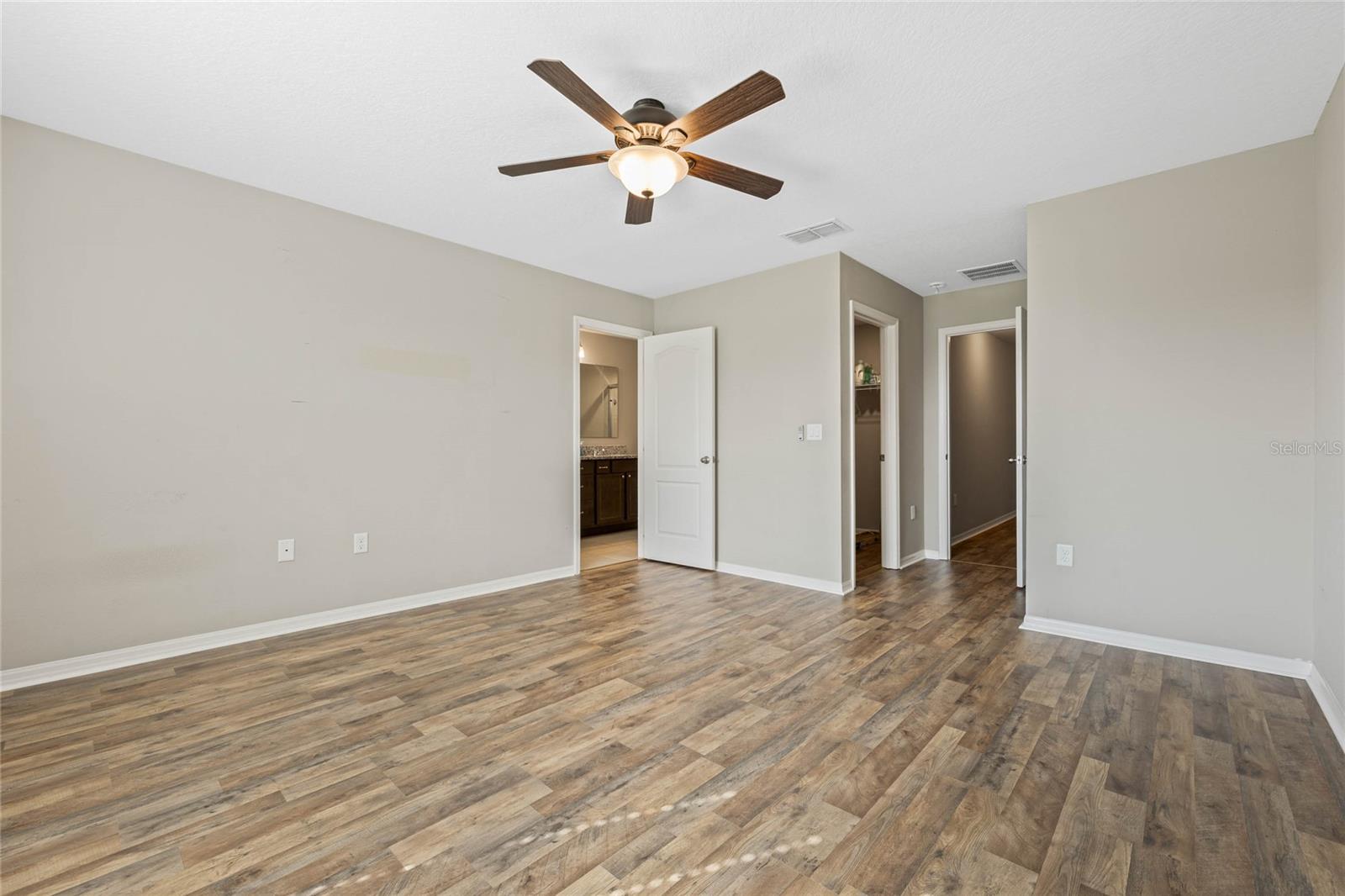 Image 20 of 46 For 213 Primrose Drive