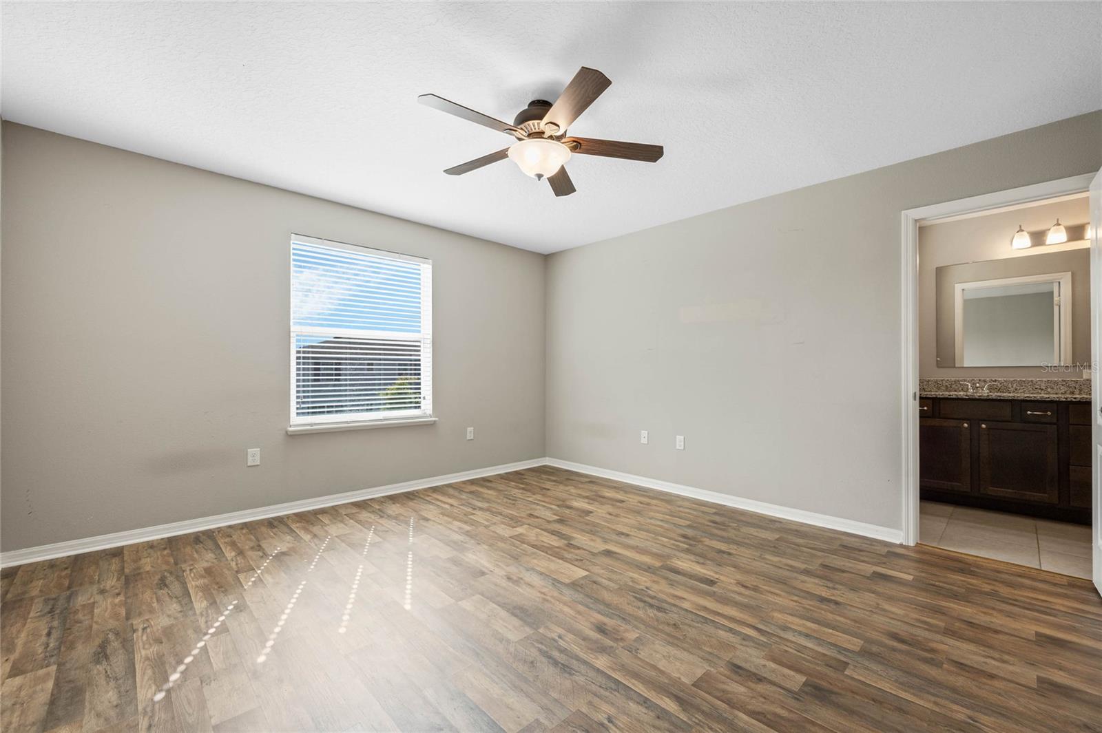 Image 22 of 46 For 213 Primrose Drive
