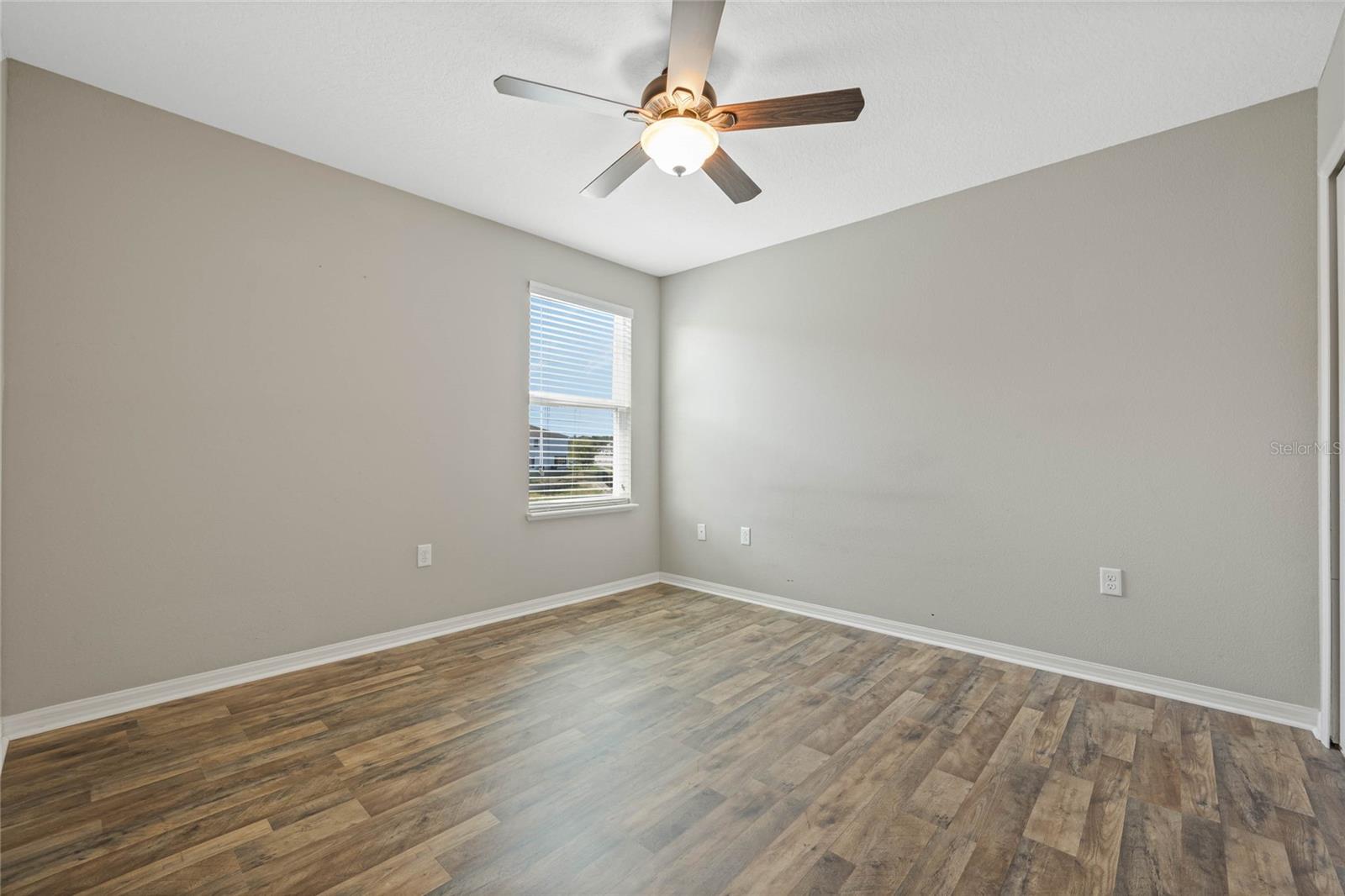 Image 26 of 46 For 213 Primrose Drive
