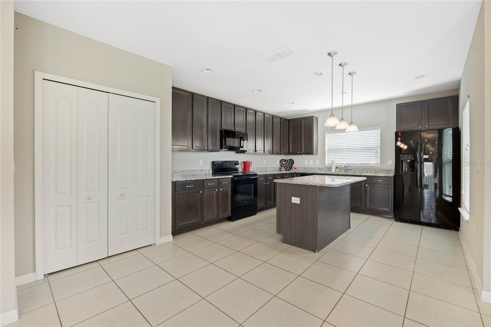 Image 9 of 46 For 213 Primrose Drive