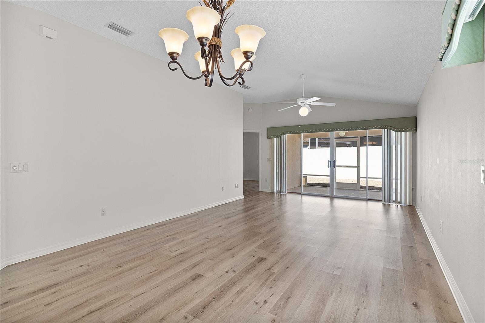 Image 12 of 32 For 1135 Santa Cruz Drive