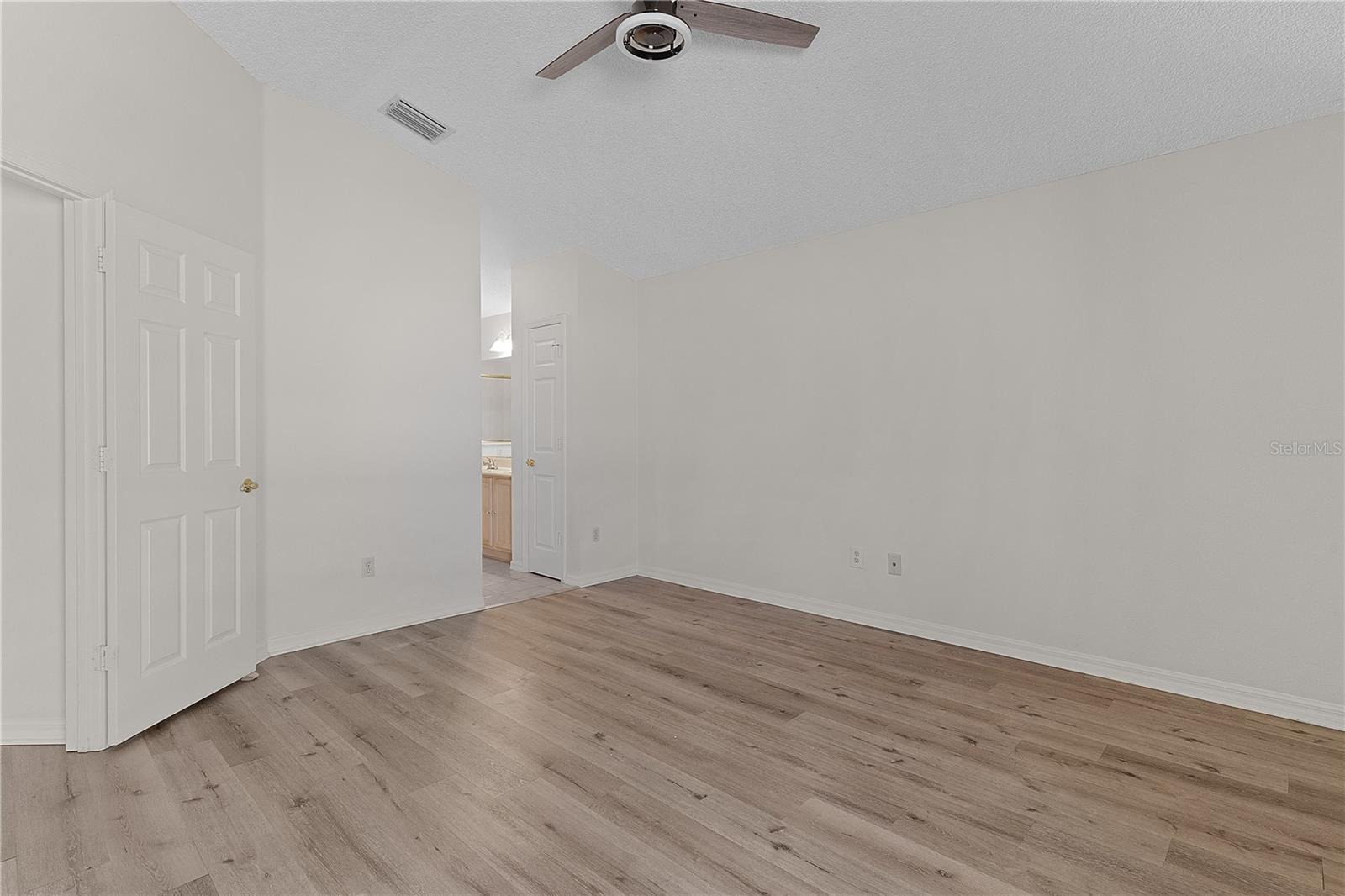 Image 18 of 32 For 1135 Santa Cruz Drive