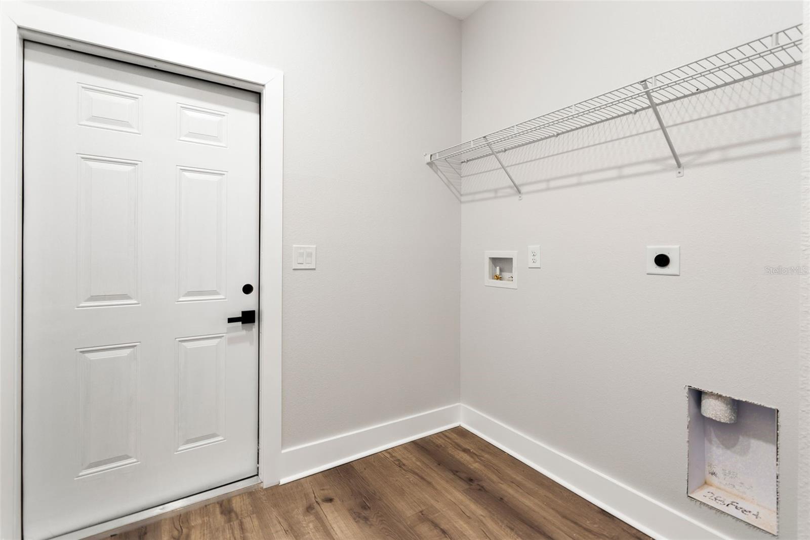Listing photo id 10 for 12255 98th Street