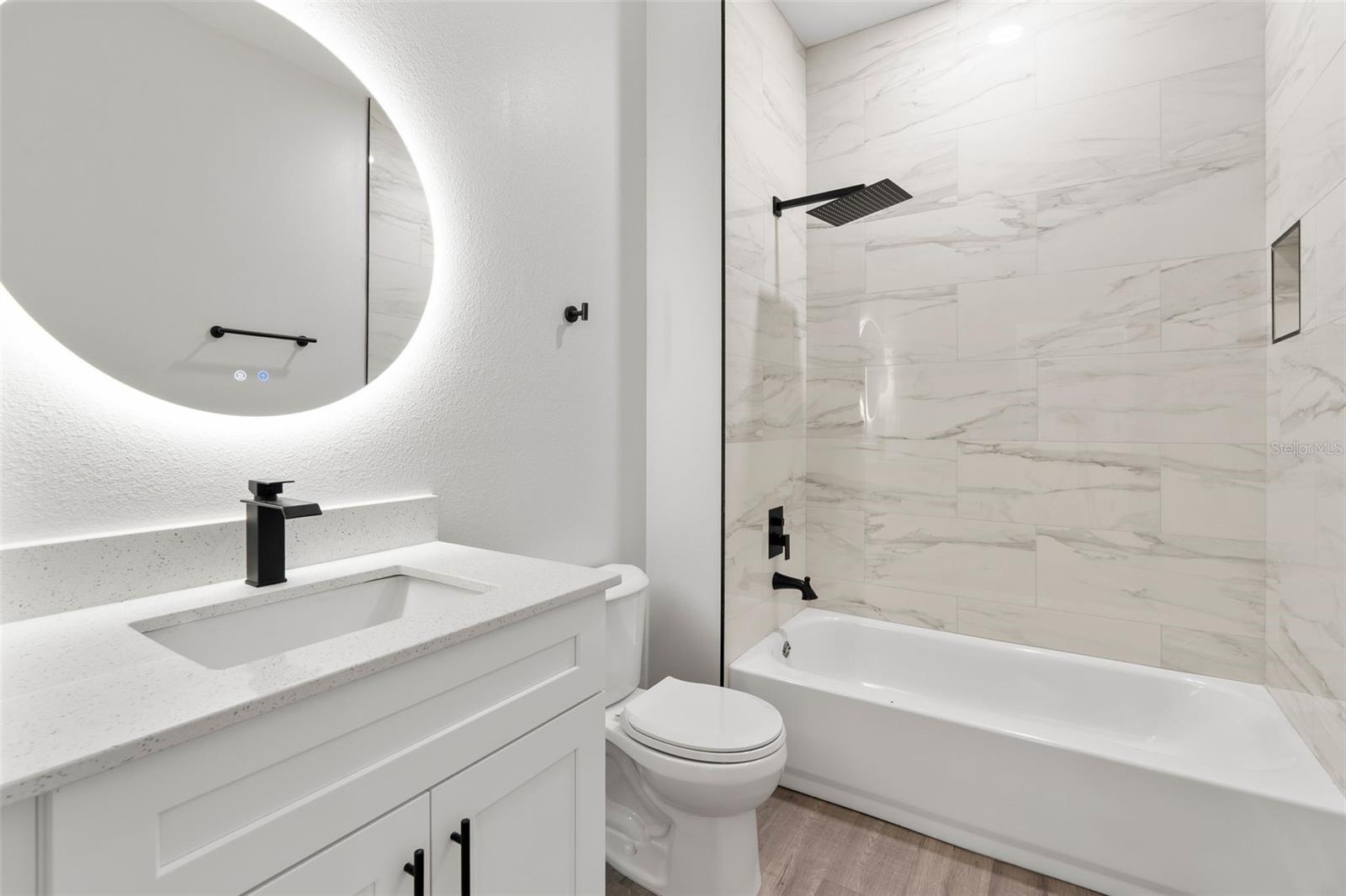 Listing photo id 11 for 12255 98th Street