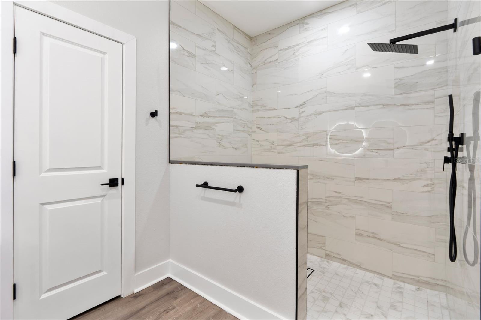 Listing photo id 23 for 12255 98th Street