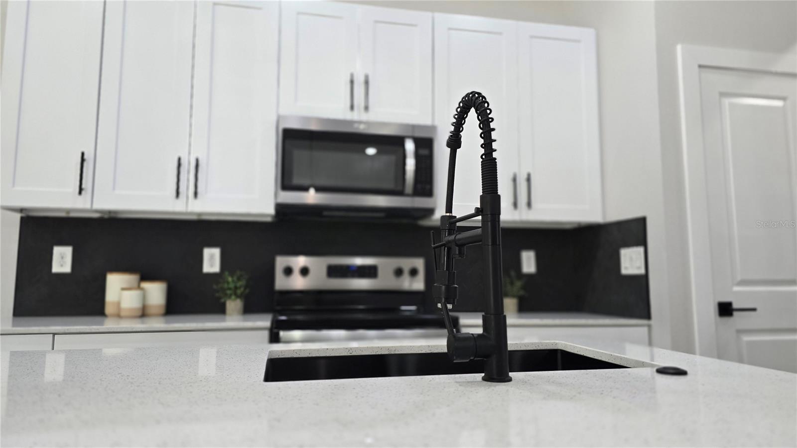 Listing photo id 1 for 12255 98th Street