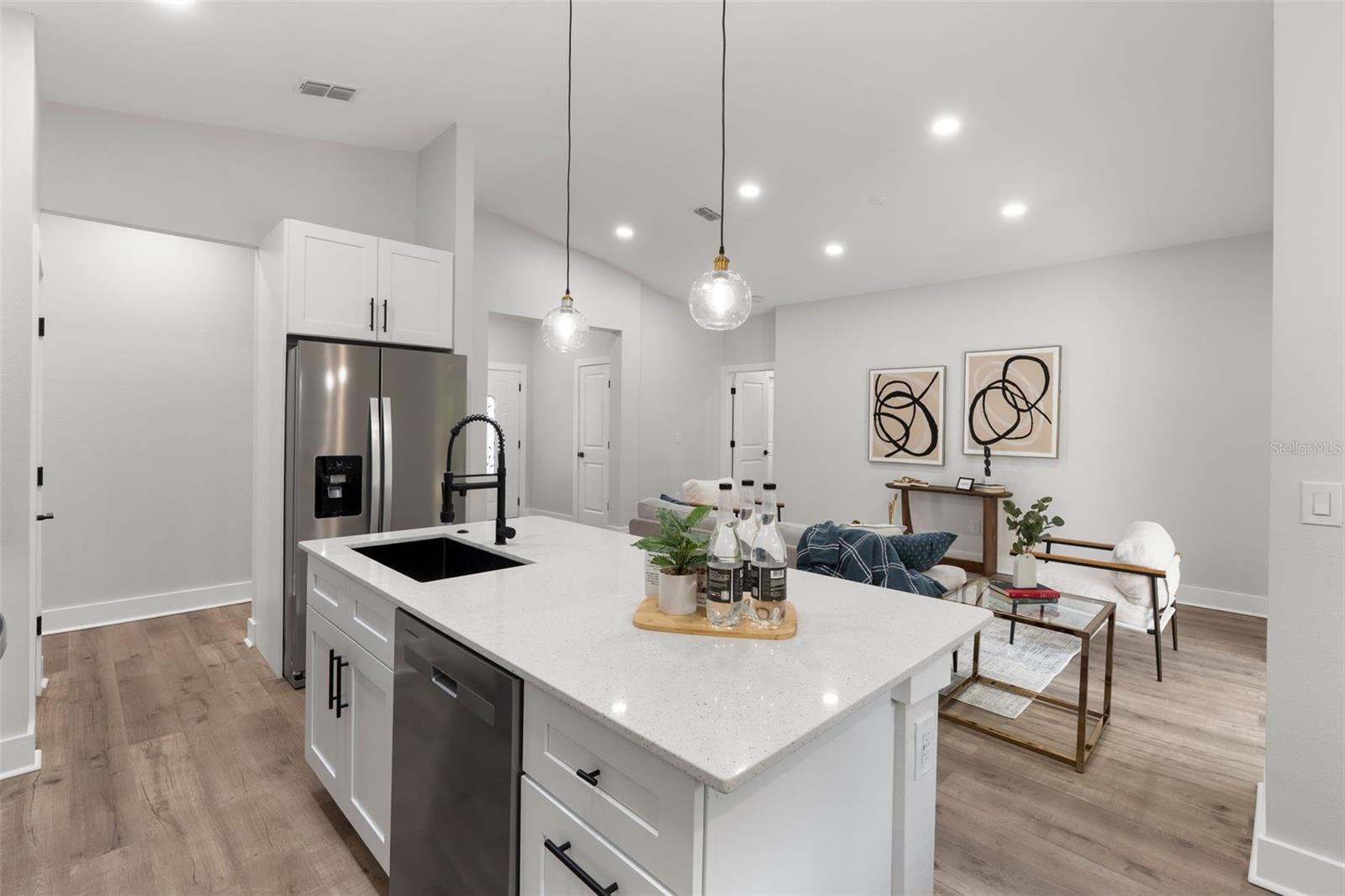 Listing photo id 4 for 12255 98th Street