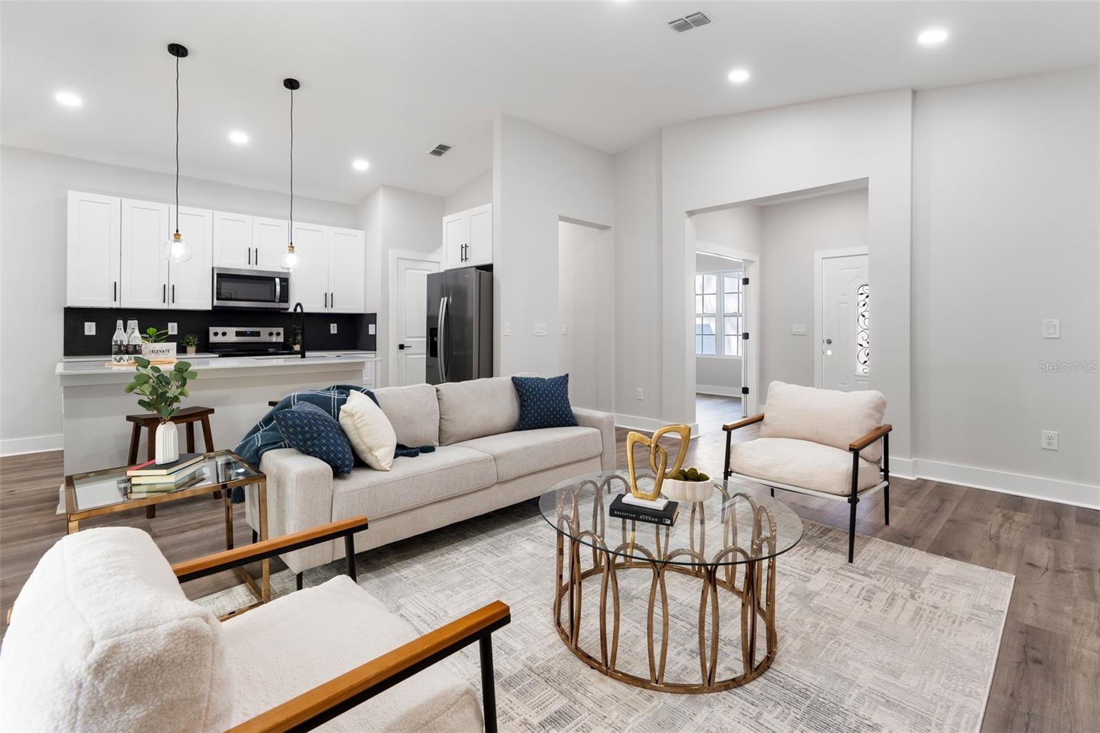 Listing photo id 5 for 12255 98th Street