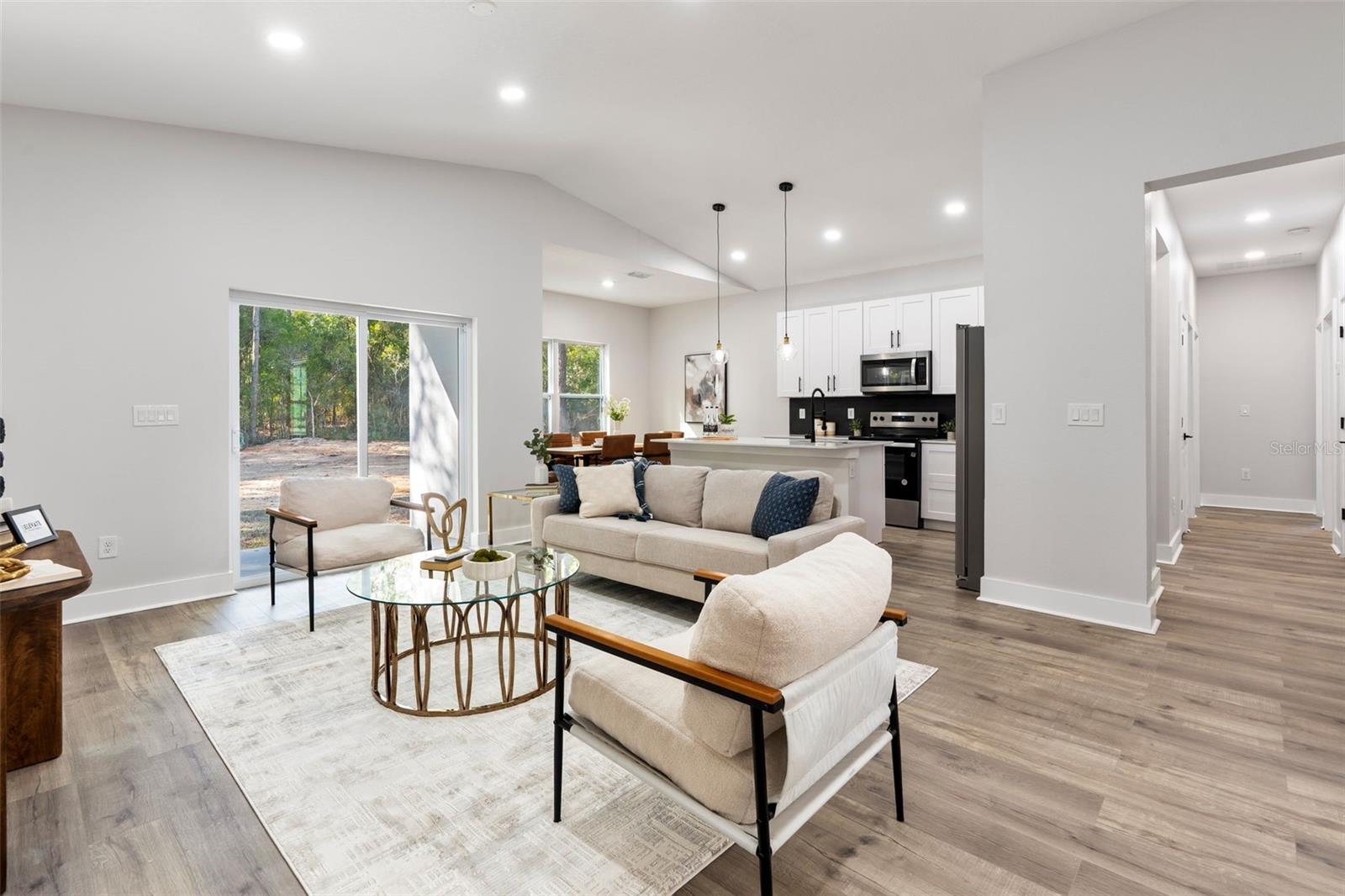 Listing photo id 7 for 12255 98th Street