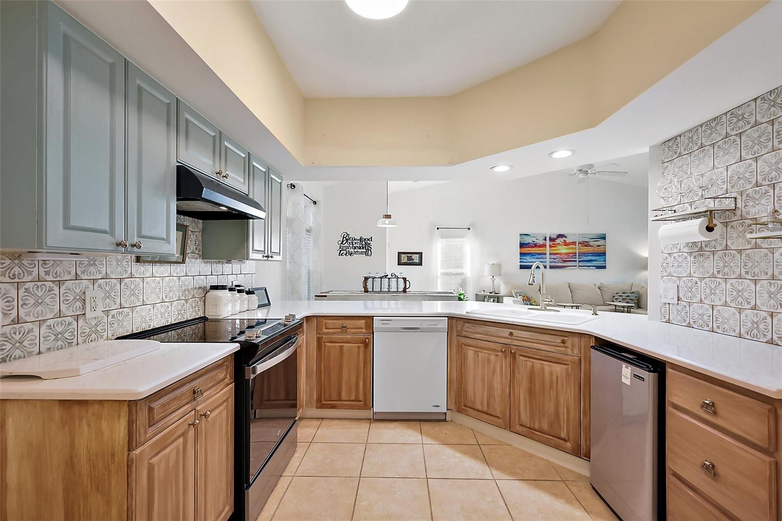 Image 12 of 39 For 5385 Admiral Way