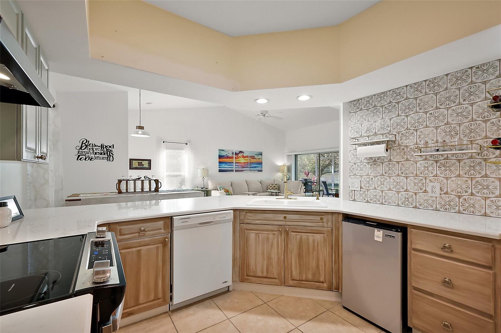 Image 13 of 39 For 5385 Admiral Way