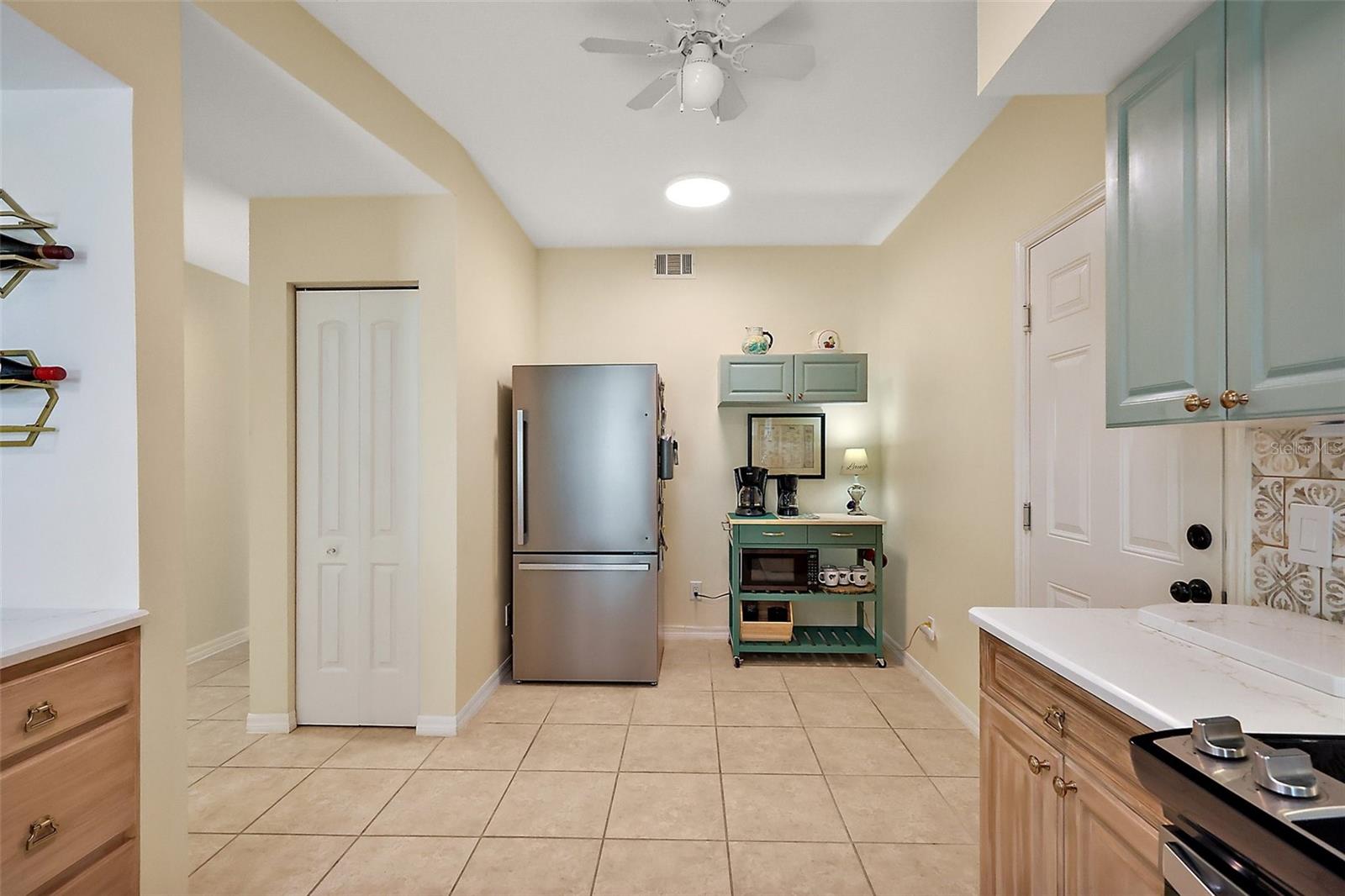 Image 15 of 39 For 5385 Admiral Way