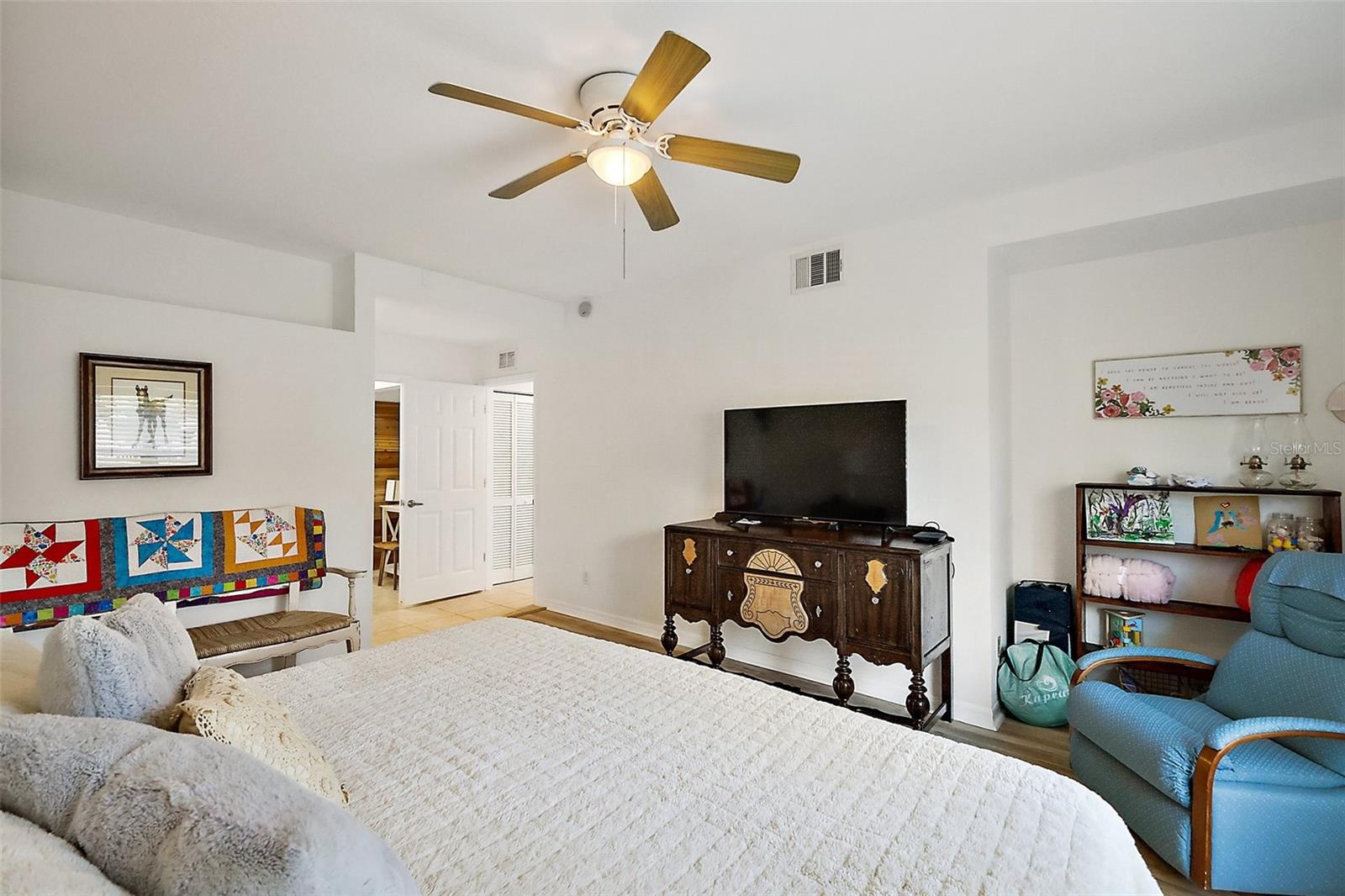 Image 19 of 39 For 5385 Admiral Way
