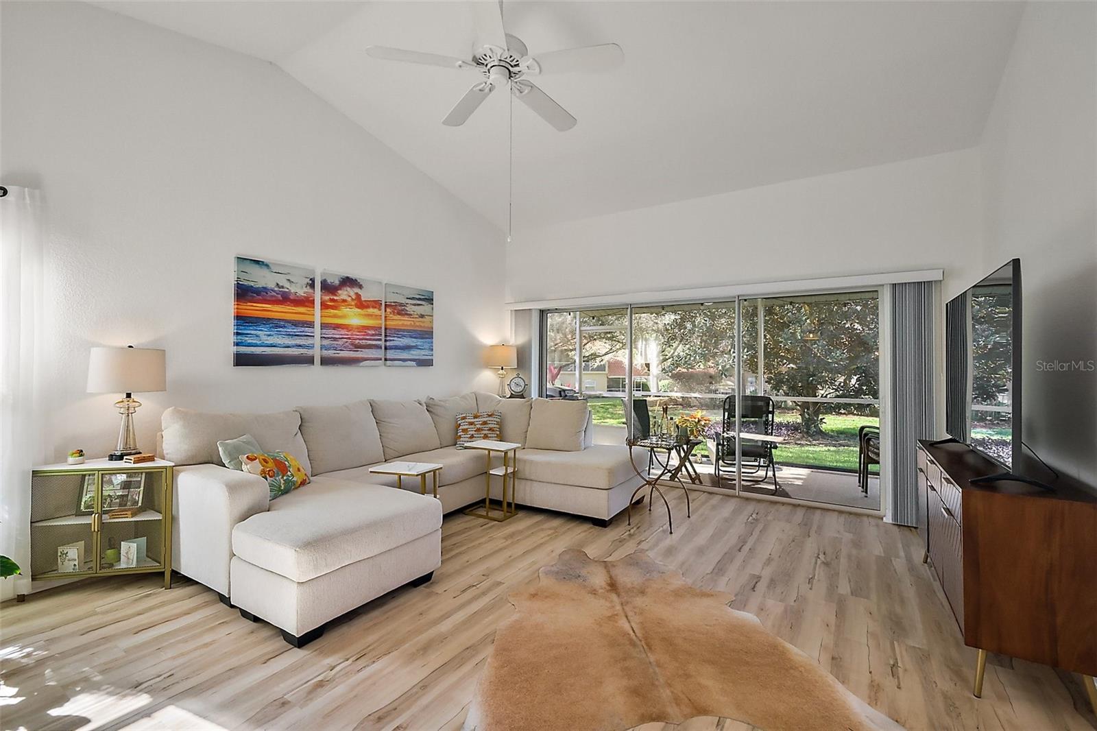Image 5 of 39 For 5385 Admiral Way