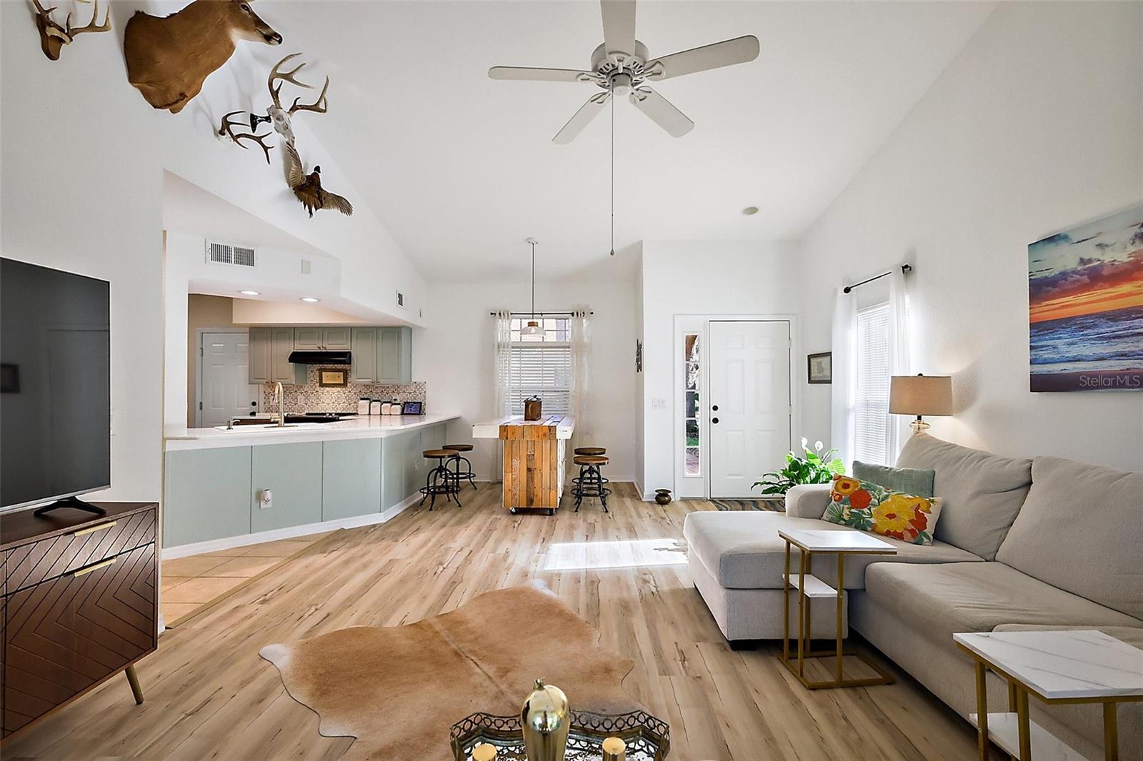 Image 7 of 39 For 5385 Admiral Way