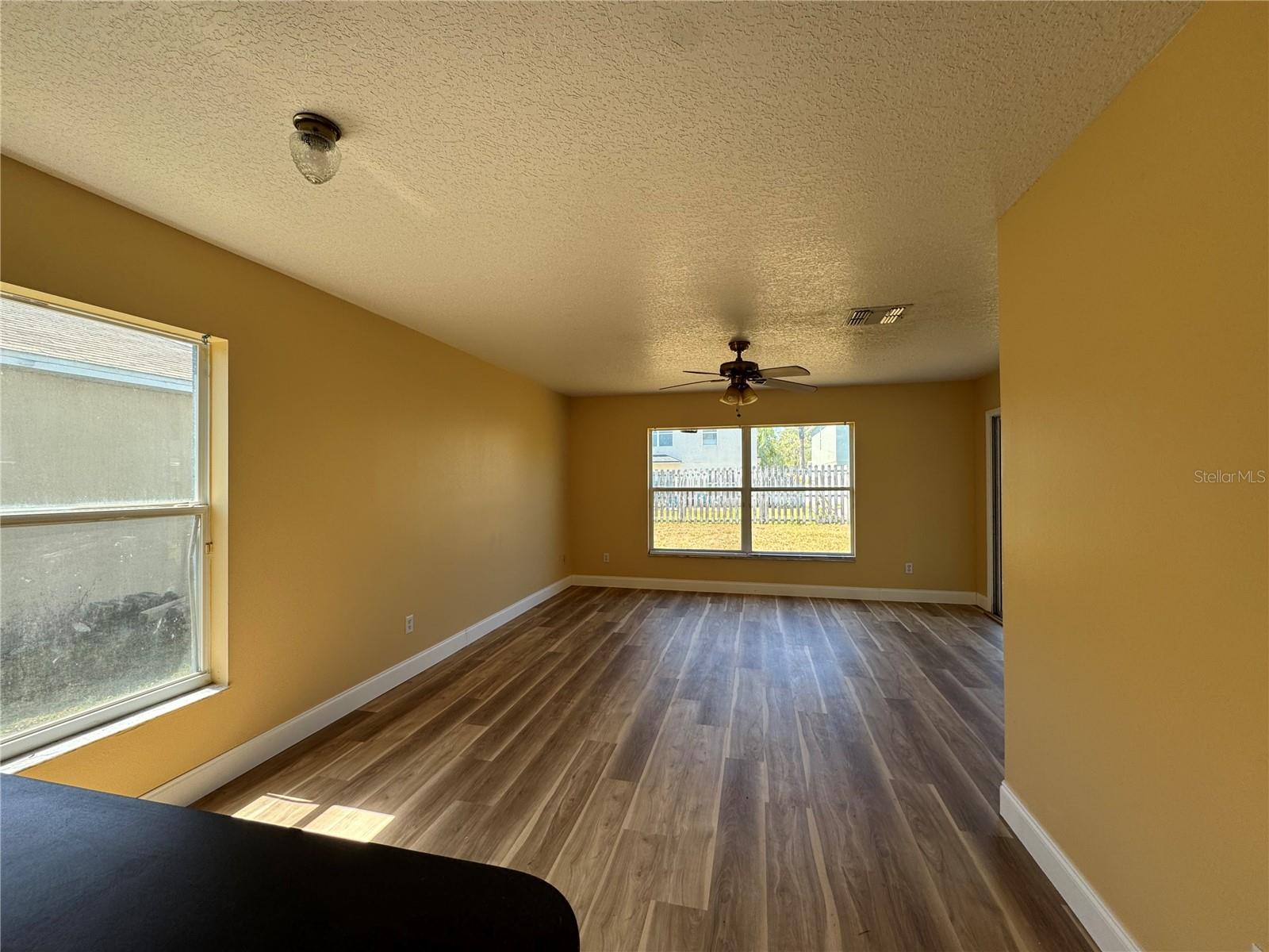 Image 11 of 42 For 1560 Tiverton Boulevard
