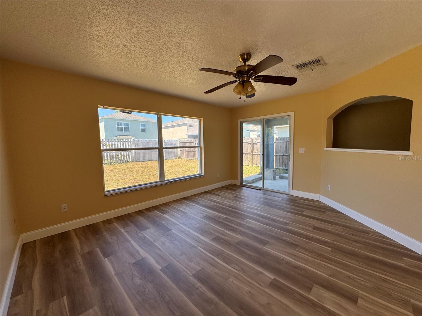 Image 12 of 42 For 1560 Tiverton Boulevard