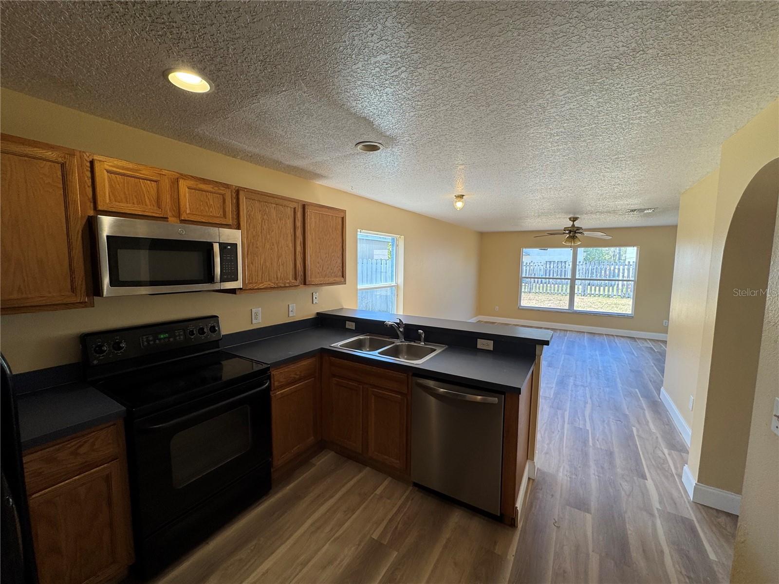 Image 16 of 42 For 1560 Tiverton Boulevard