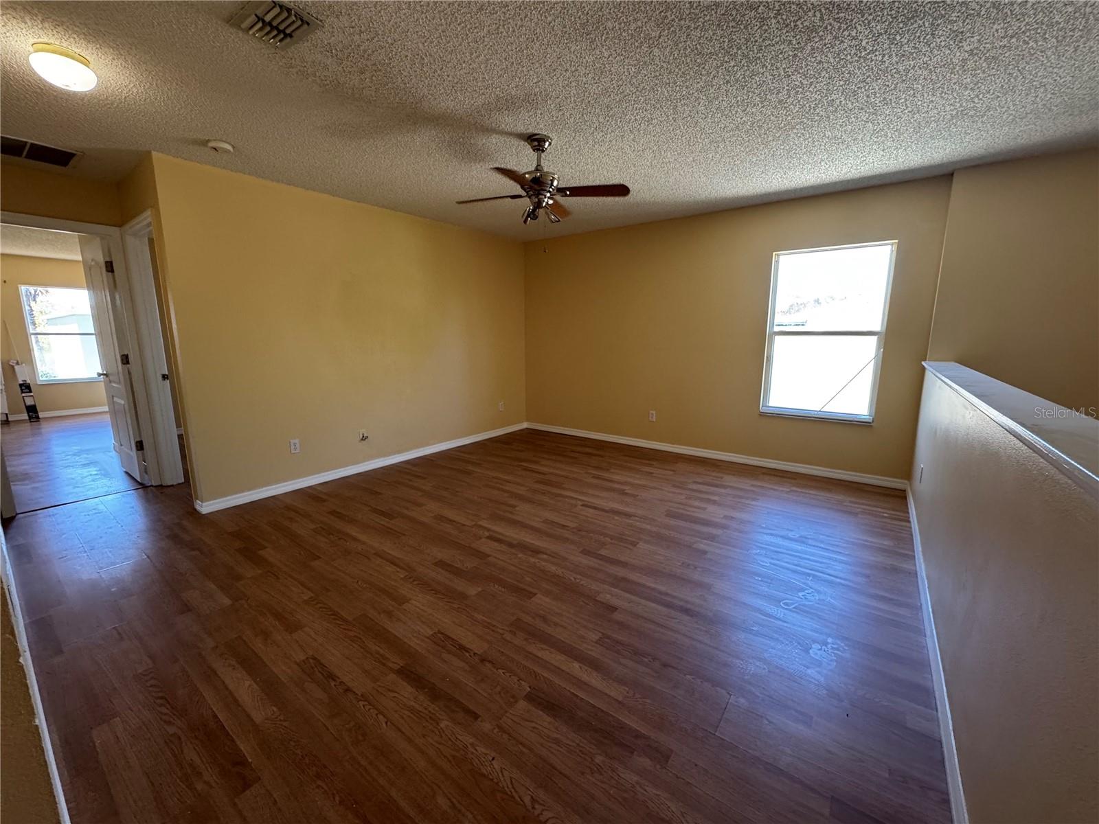 Image 24 of 42 For 1560 Tiverton Boulevard